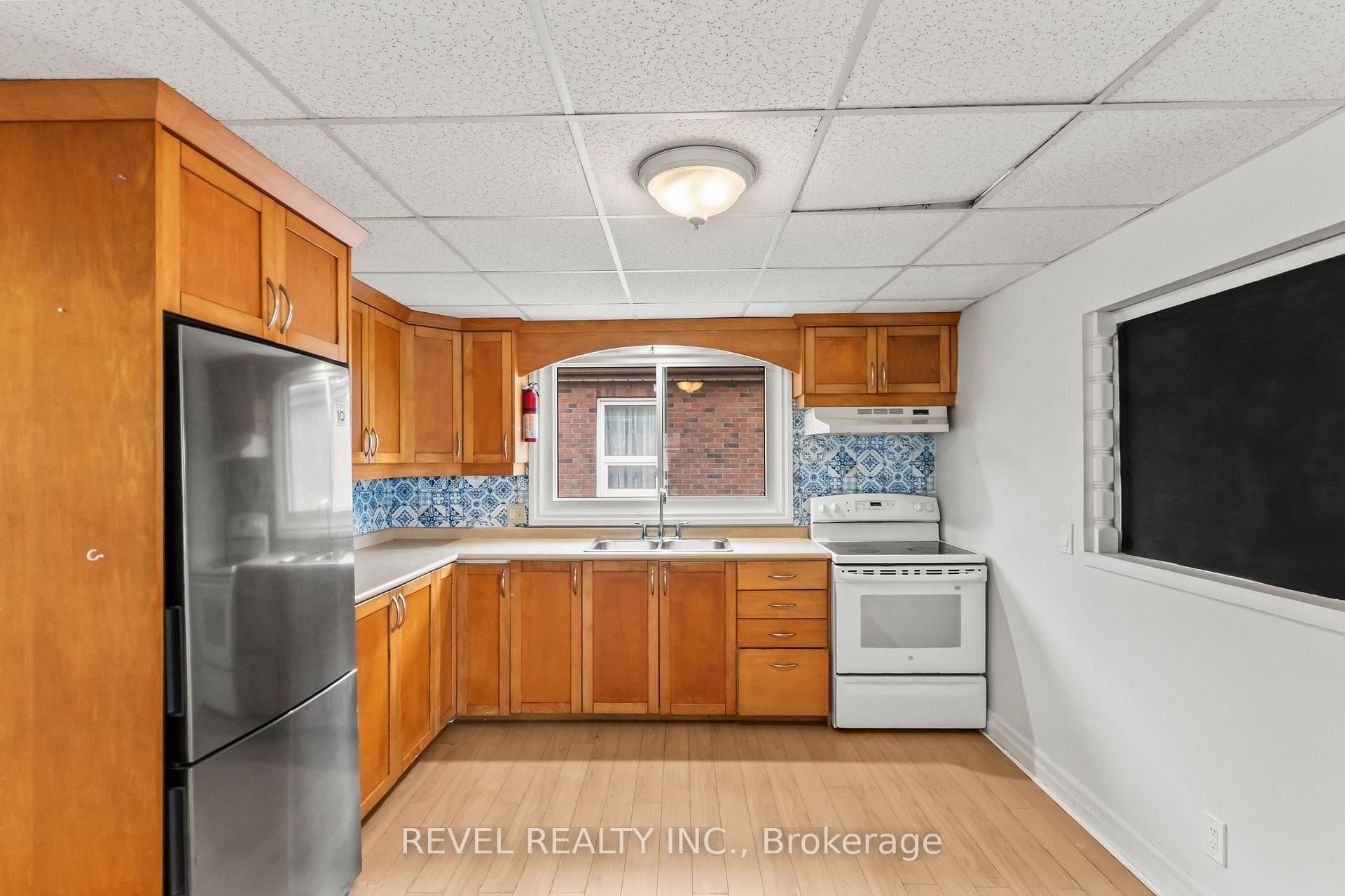 Photo 13 of 863 Ritson Road S, Oshawa, Lakeview — HOMEH