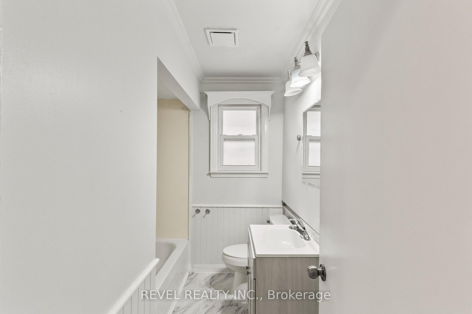 Photo 15 of 863 Ritson Road S, Oshawa, Lakeview — HOMEH