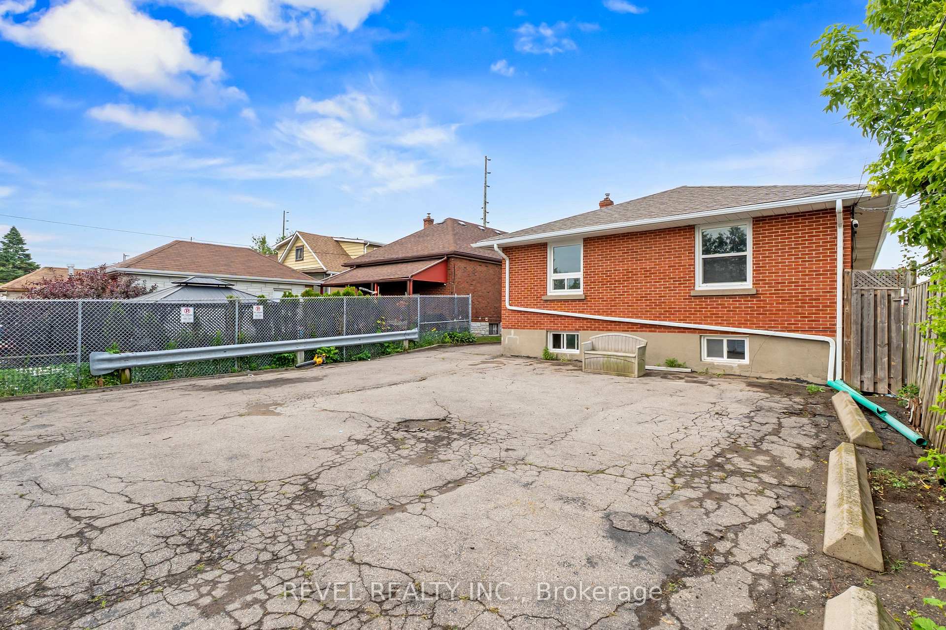 Photo 28 of 863 Ritson Road S, Oshawa, Lakeview — HOMEH
