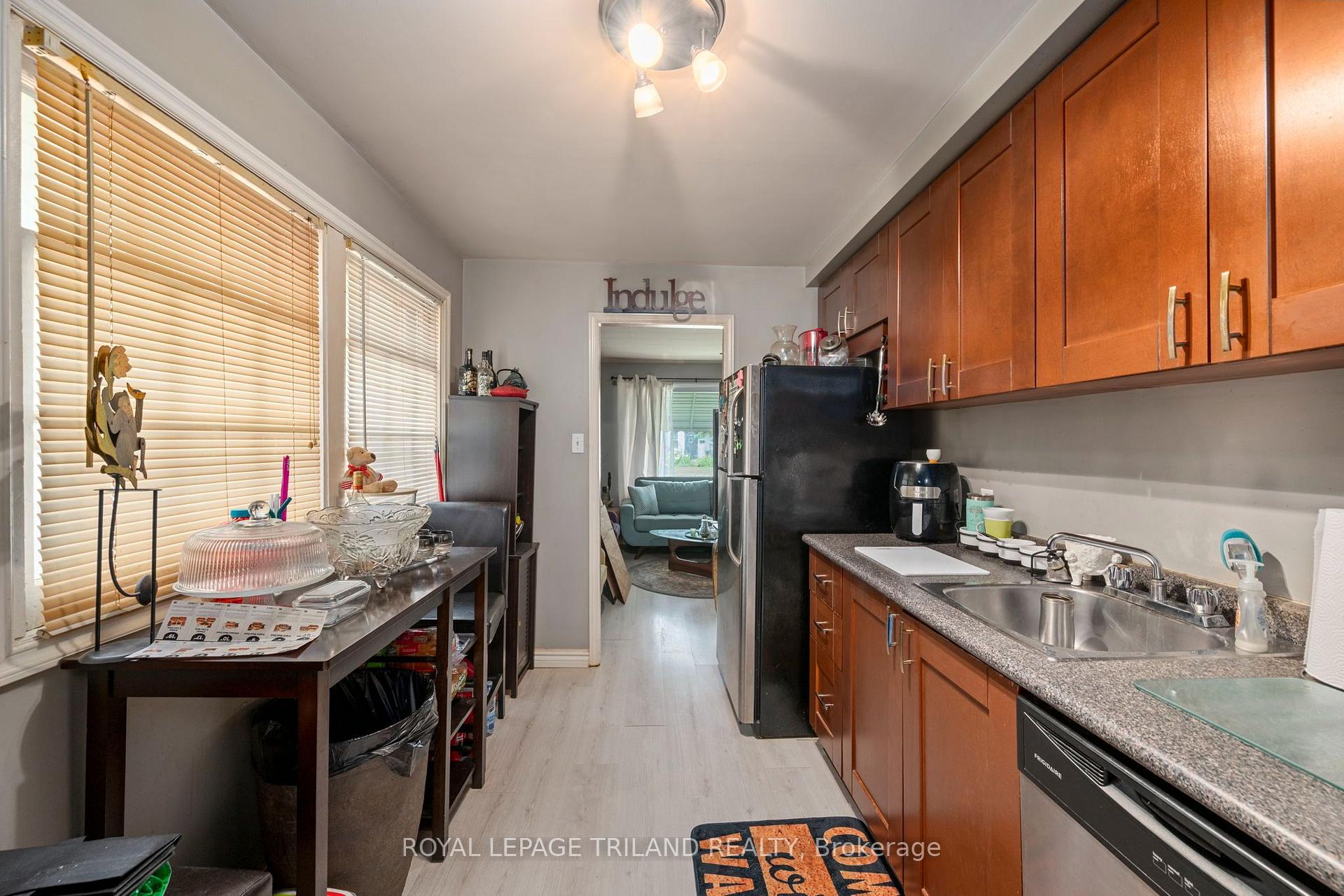 Photo 19 of 191 Elgin Street, London, East M — HOMEH