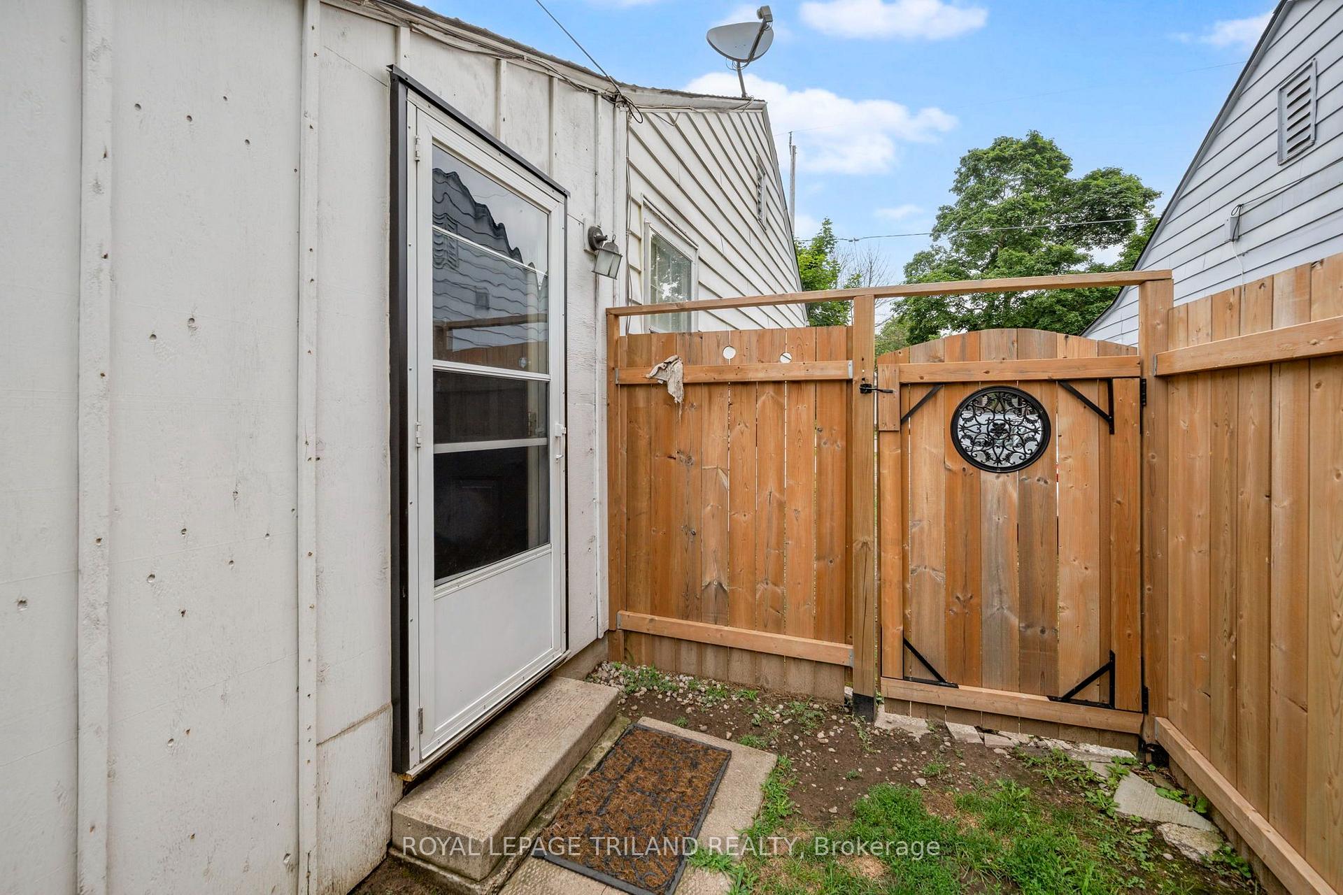 Photo 41 of 191 Elgin Street, London, East M — HOMEH