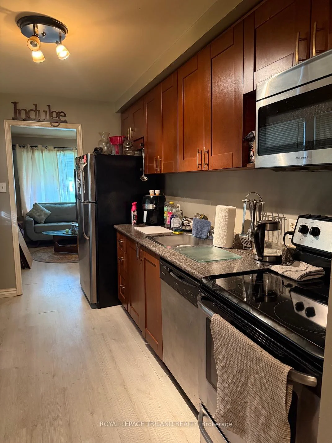Photo 11 of 191 Elgin Street, London, East M — HOMEH