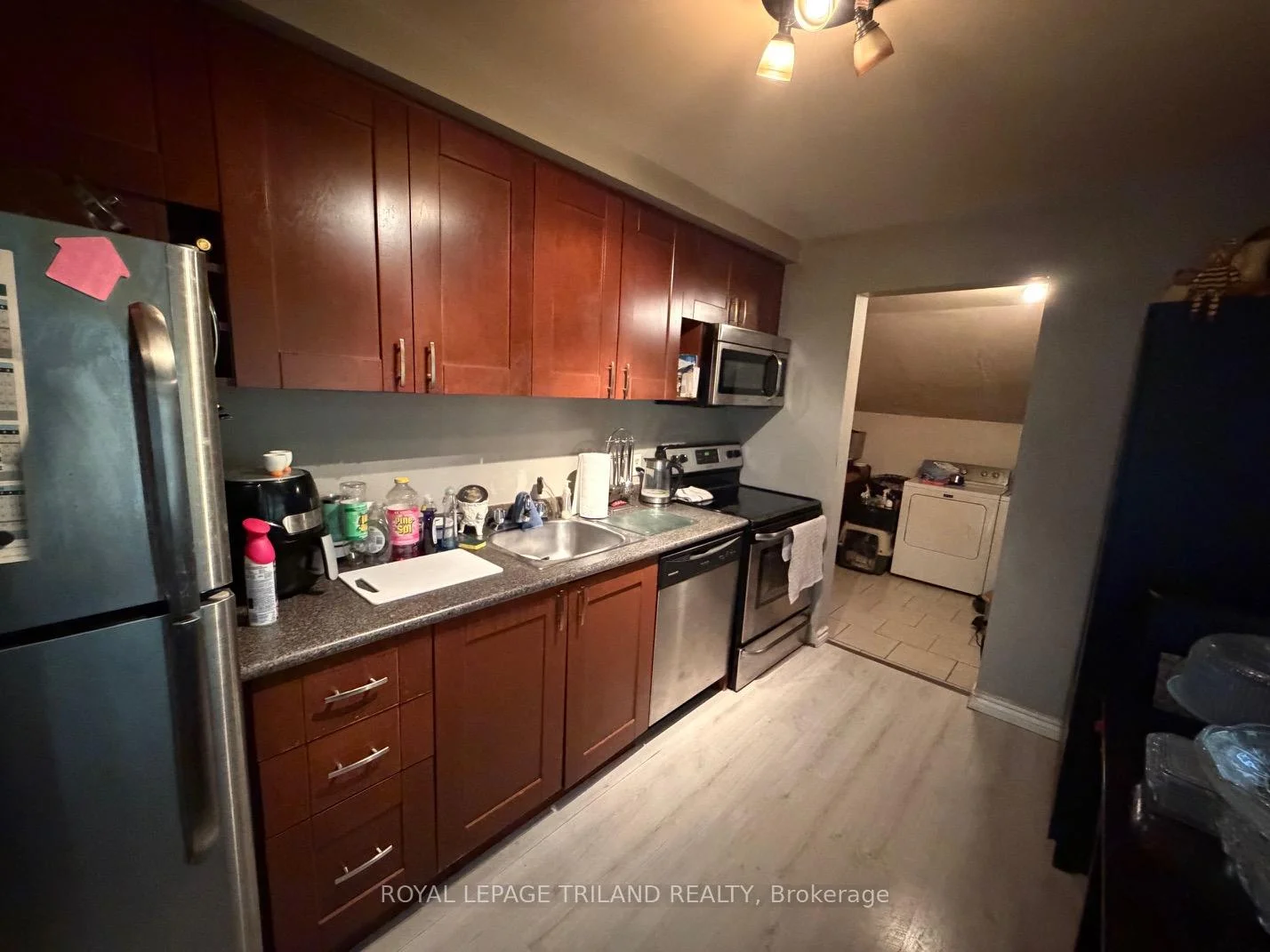 Photo 14 of 191 Elgin Street, London, East M — HOMEH