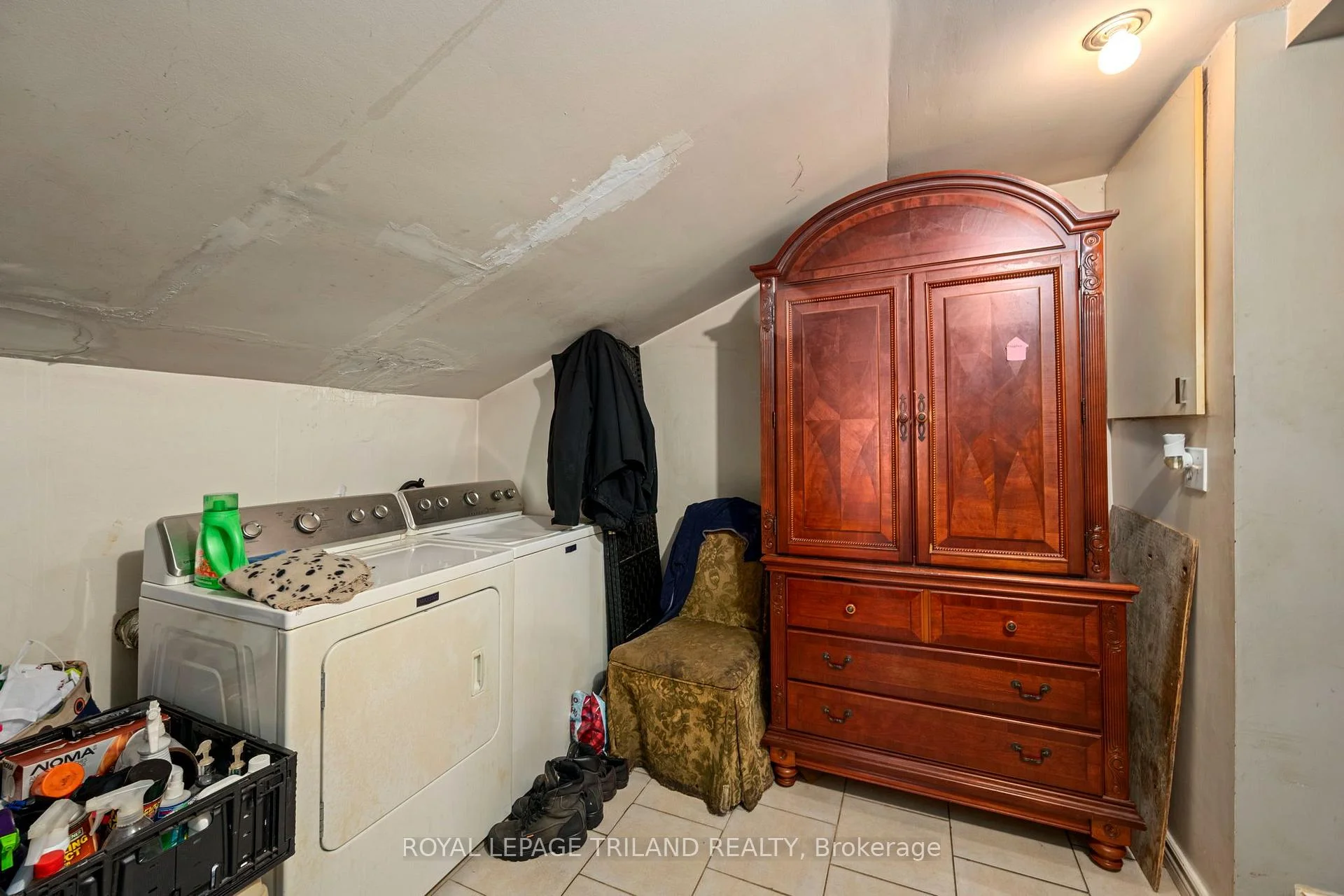 Photo 29 of 191 Elgin Street, London, East M — HOMEH