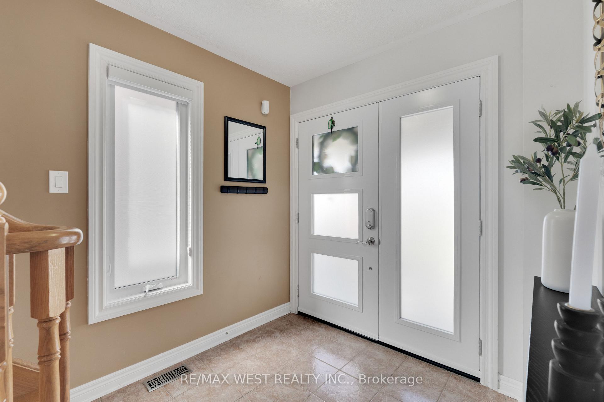 Photo 6 of 312 Ellwood Drive W, Caledon, Bolton West — HOMEH