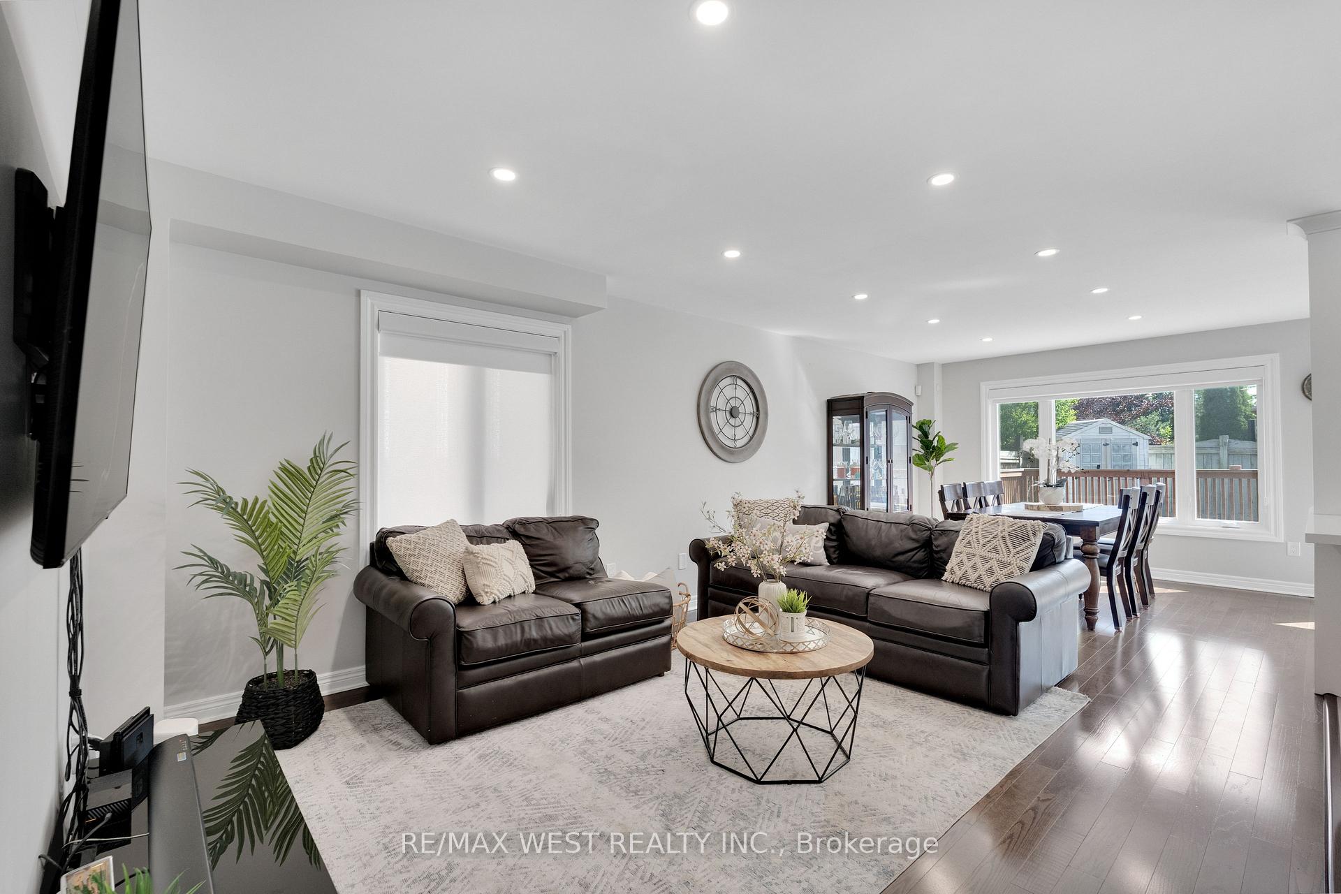Photo 8 of 312 Ellwood Drive W, Caledon, Bolton West — HOMEH