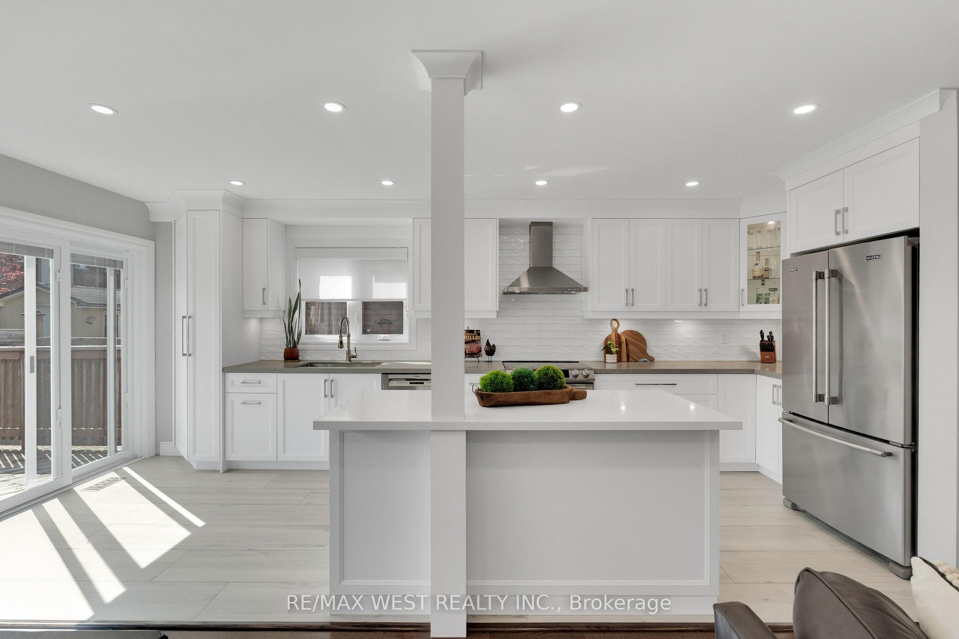 Photo 11 of 312 Ellwood Drive W, Caledon, Bolton West — HOMEH