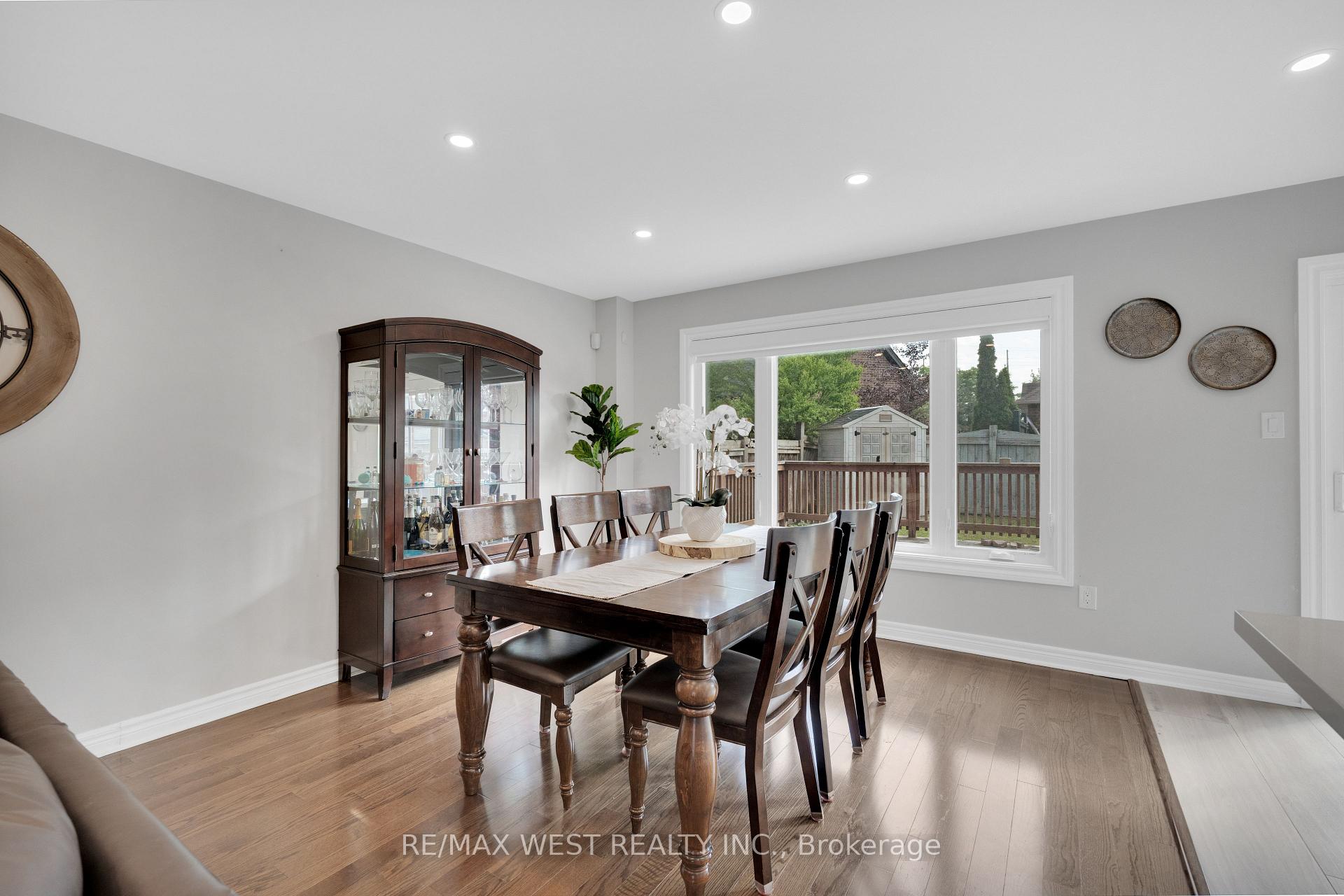 Photo 15 of 312 Ellwood Drive W, Caledon, Bolton West — HOMEH
