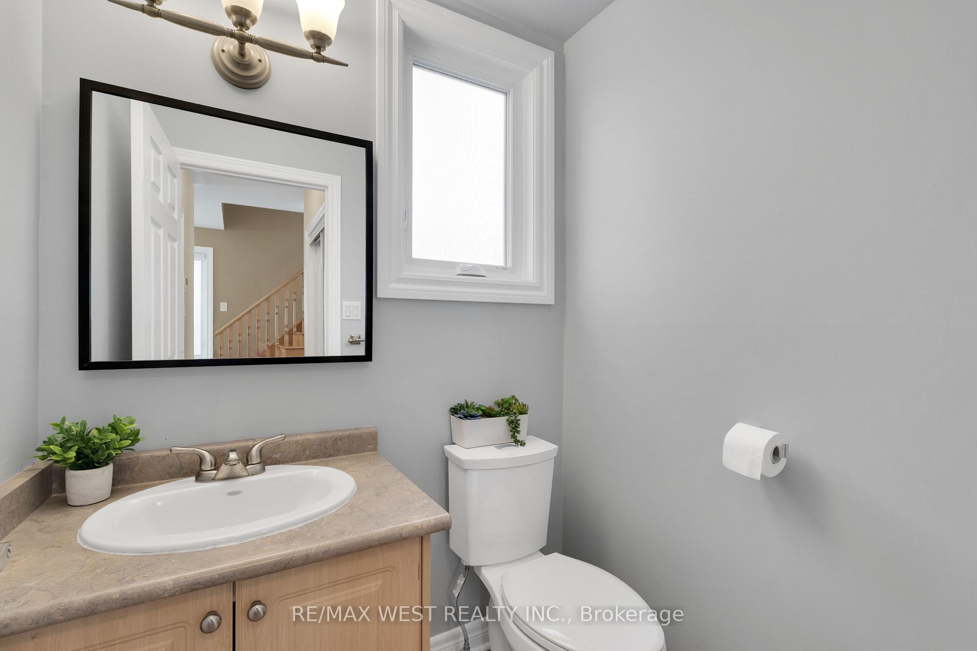 Photo 16 of 312 Ellwood Drive W, Caledon, Bolton West — HOMEH