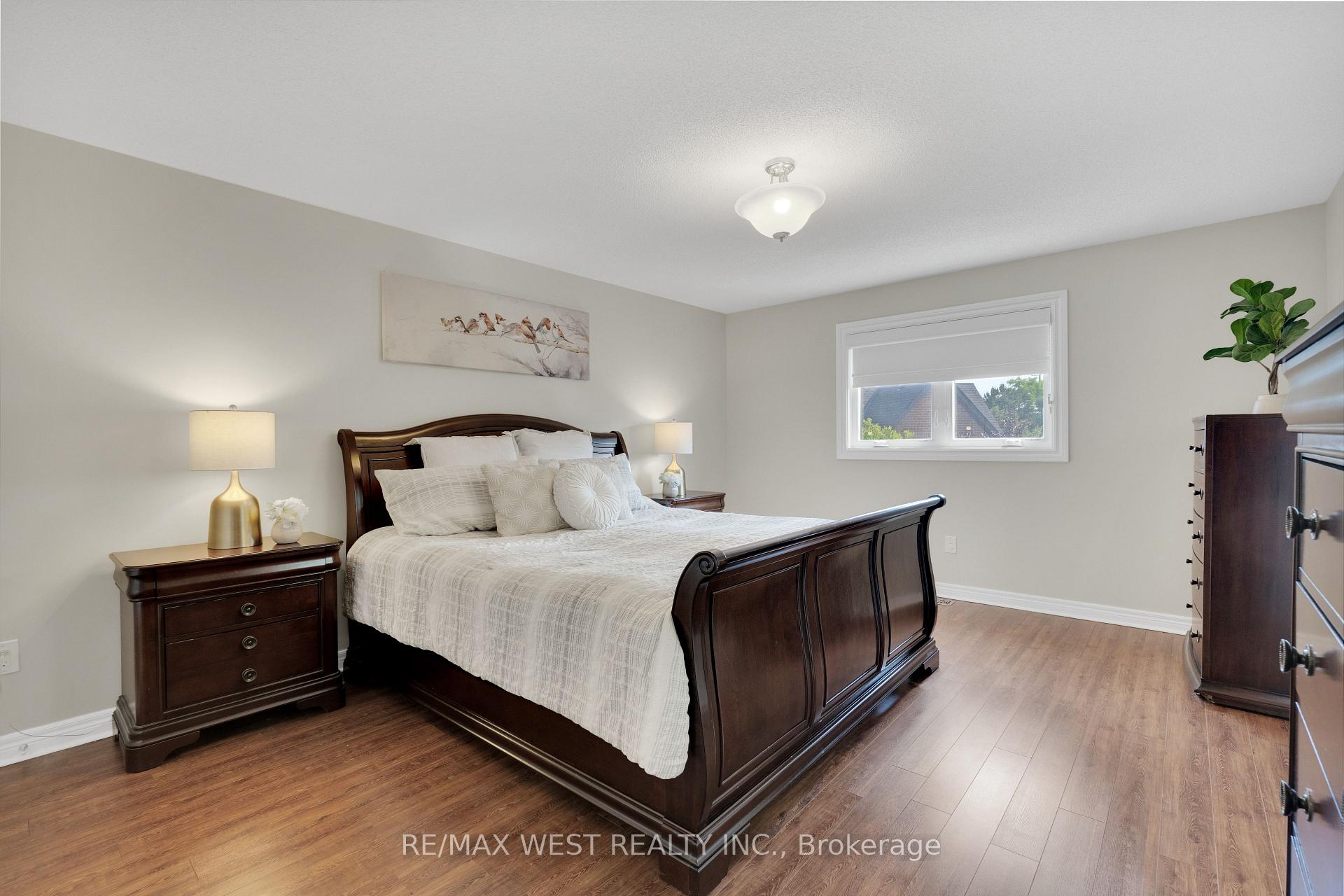 Photo 18 of 312 Ellwood Drive W, Caledon, Bolton West — HOMEH