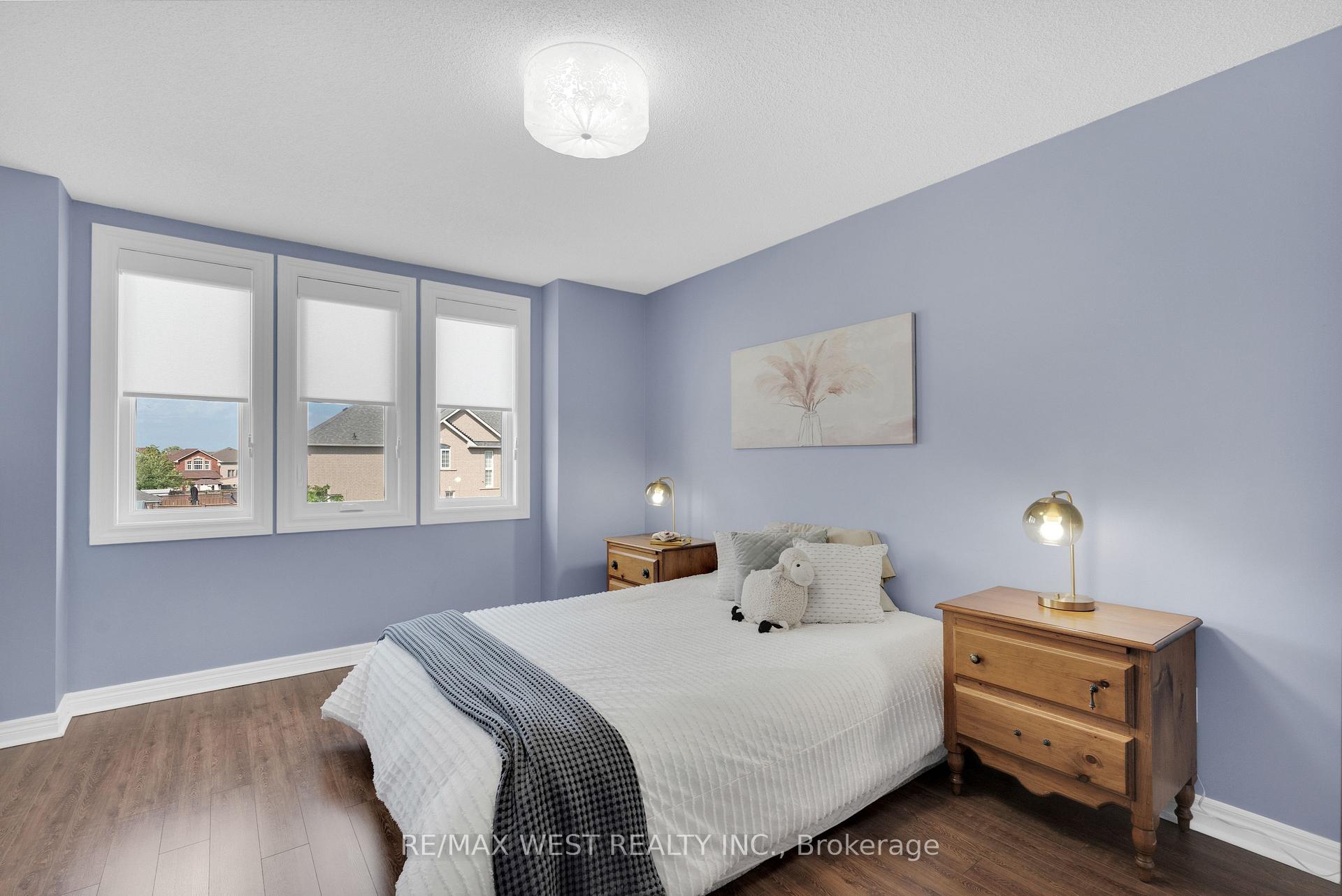 Photo 21 of 312 Ellwood Drive W, Caledon, Bolton West — HOMEH