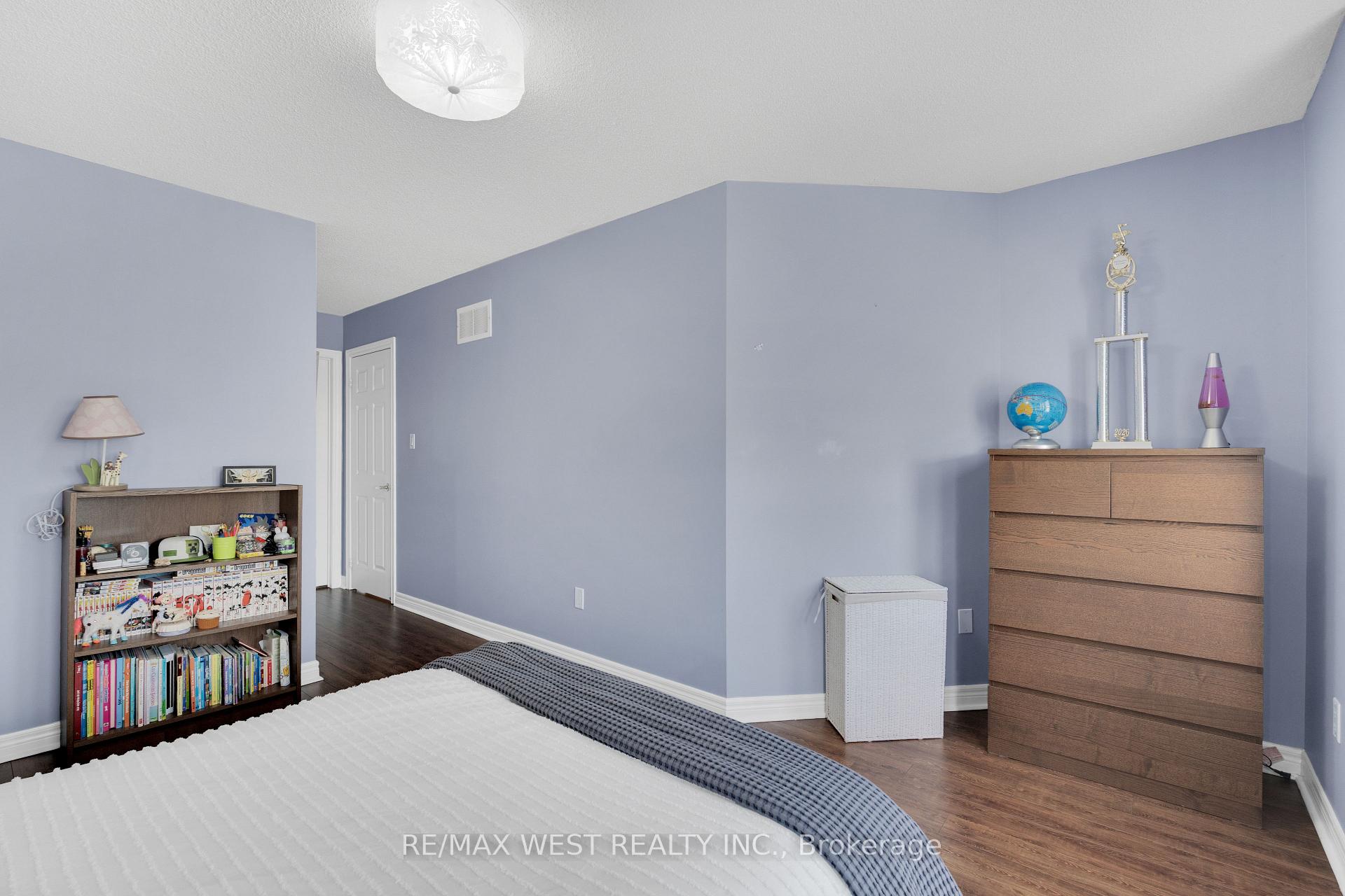 Photo 22 of 312 Ellwood Drive W, Caledon, Bolton West — HOMEH