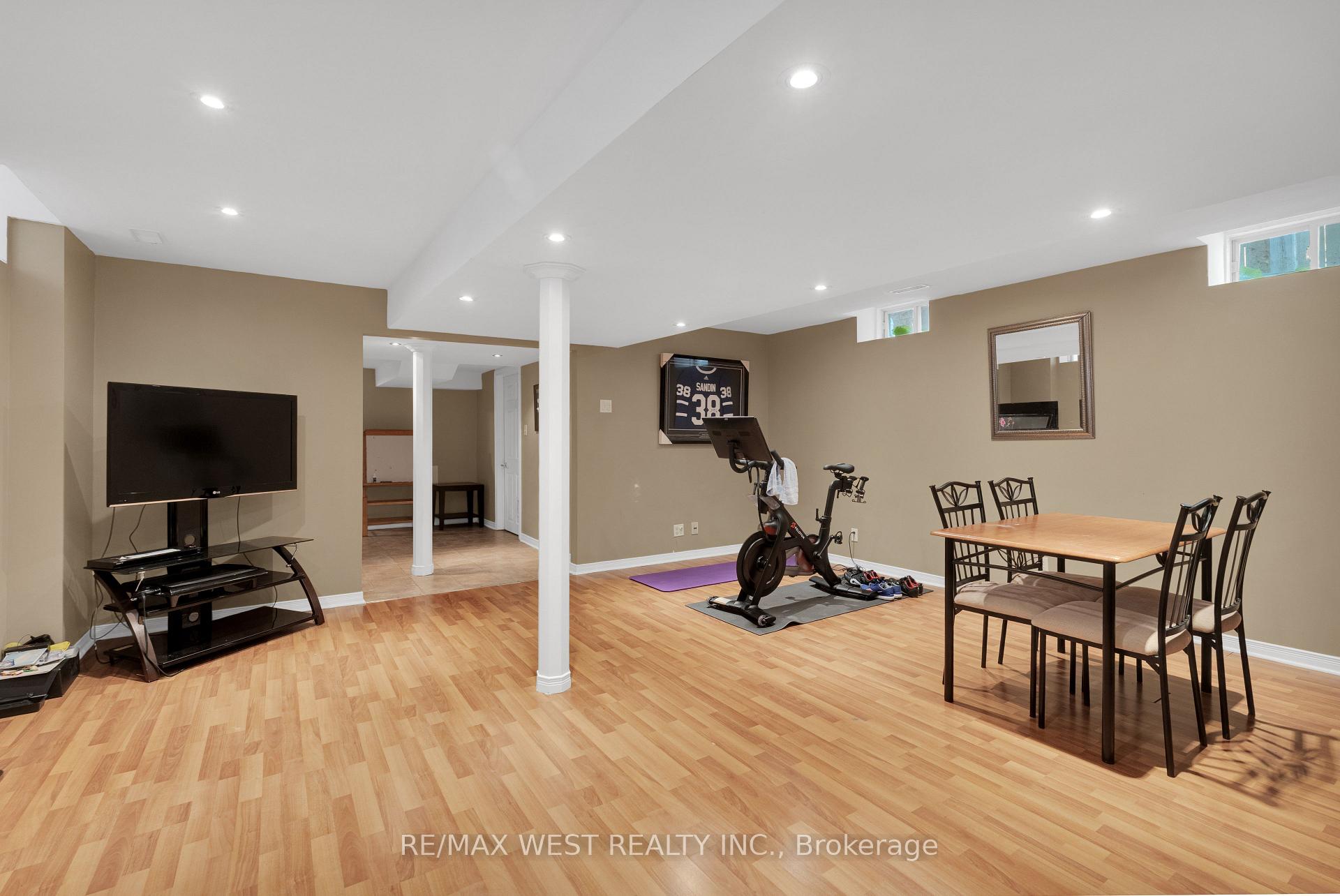 Photo 29 of 312 Ellwood Drive W, Caledon, Bolton West — HOMEH