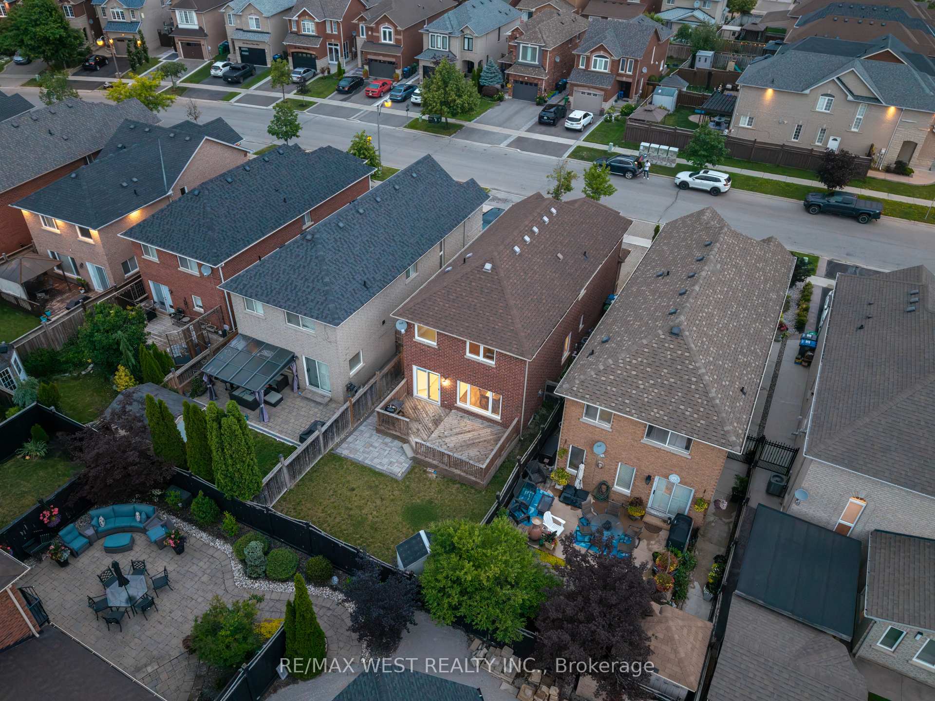 Photo 36 of 312 Ellwood Drive W, Caledon, Bolton West — HOMEH