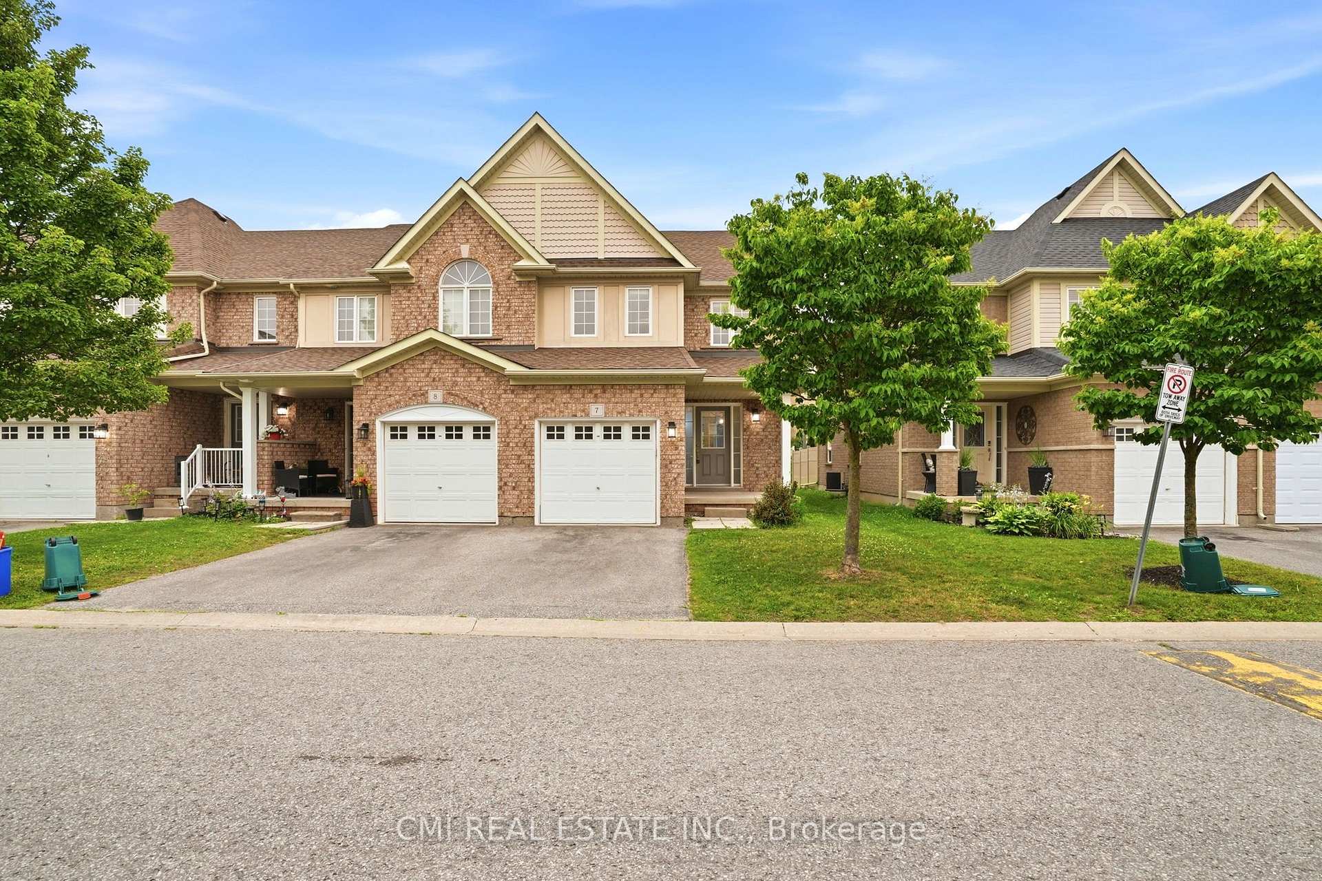 Photo 2 of Unit 7, 460 Woodmount Drive, Oshawa, Samac — HOMEH