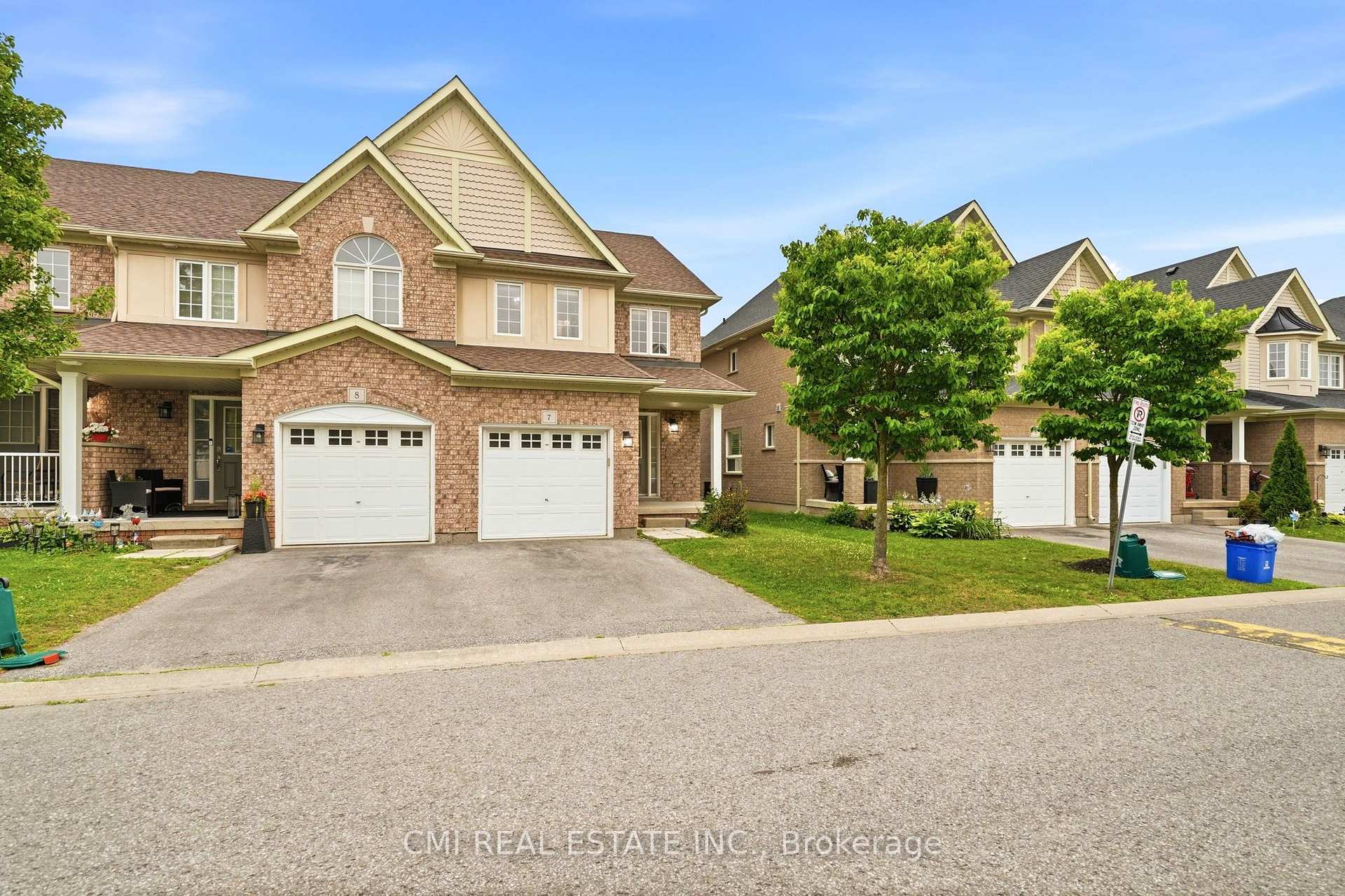 Photo 3 of Unit 7, 460 Woodmount Drive, Oshawa, Samac — HOMEH