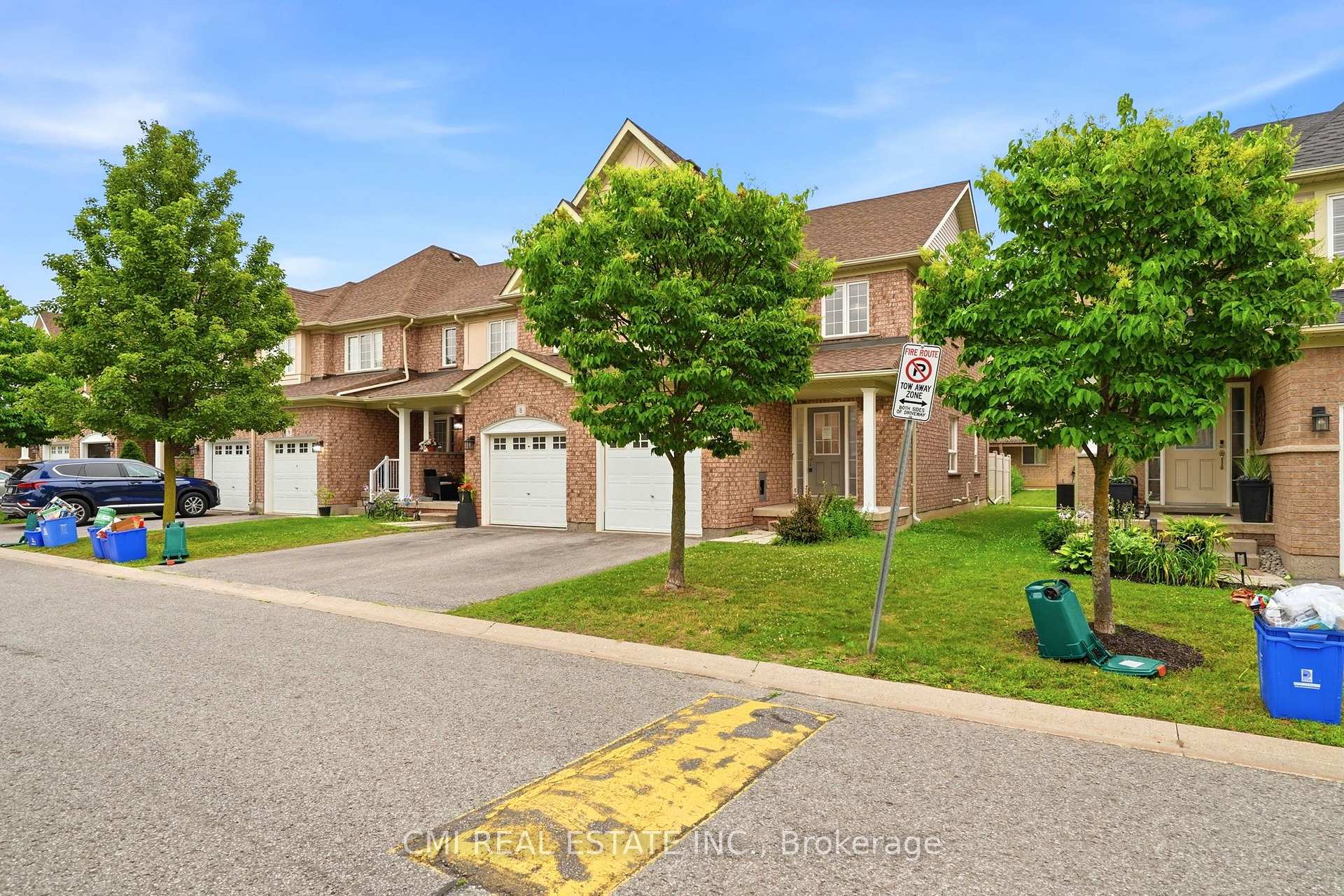 Photo 4 of Unit 7, 460 Woodmount Drive, Oshawa, Samac — HOMEH