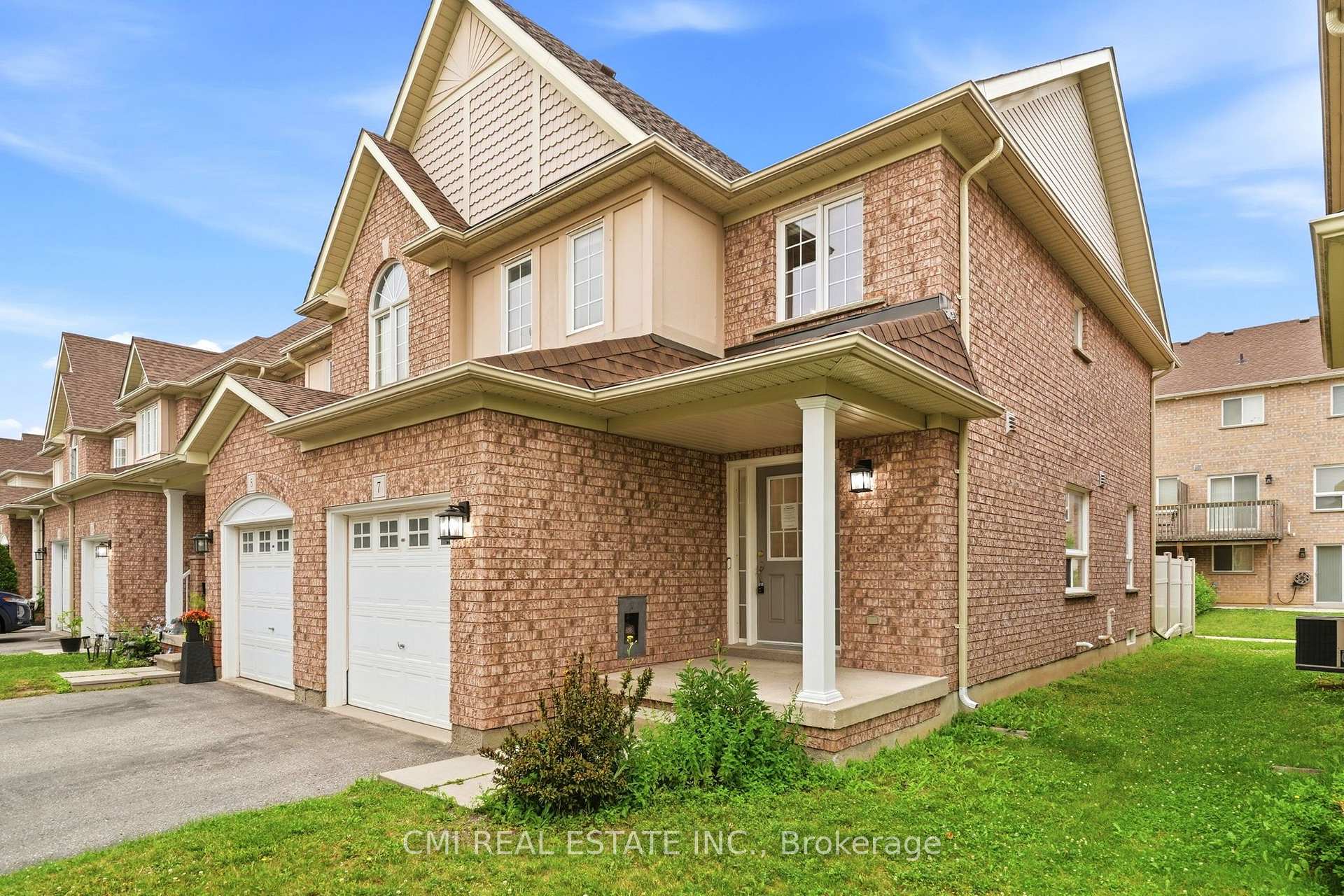 Photo 5 of Unit 7, 460 Woodmount Drive, Oshawa, Samac — HOMEH