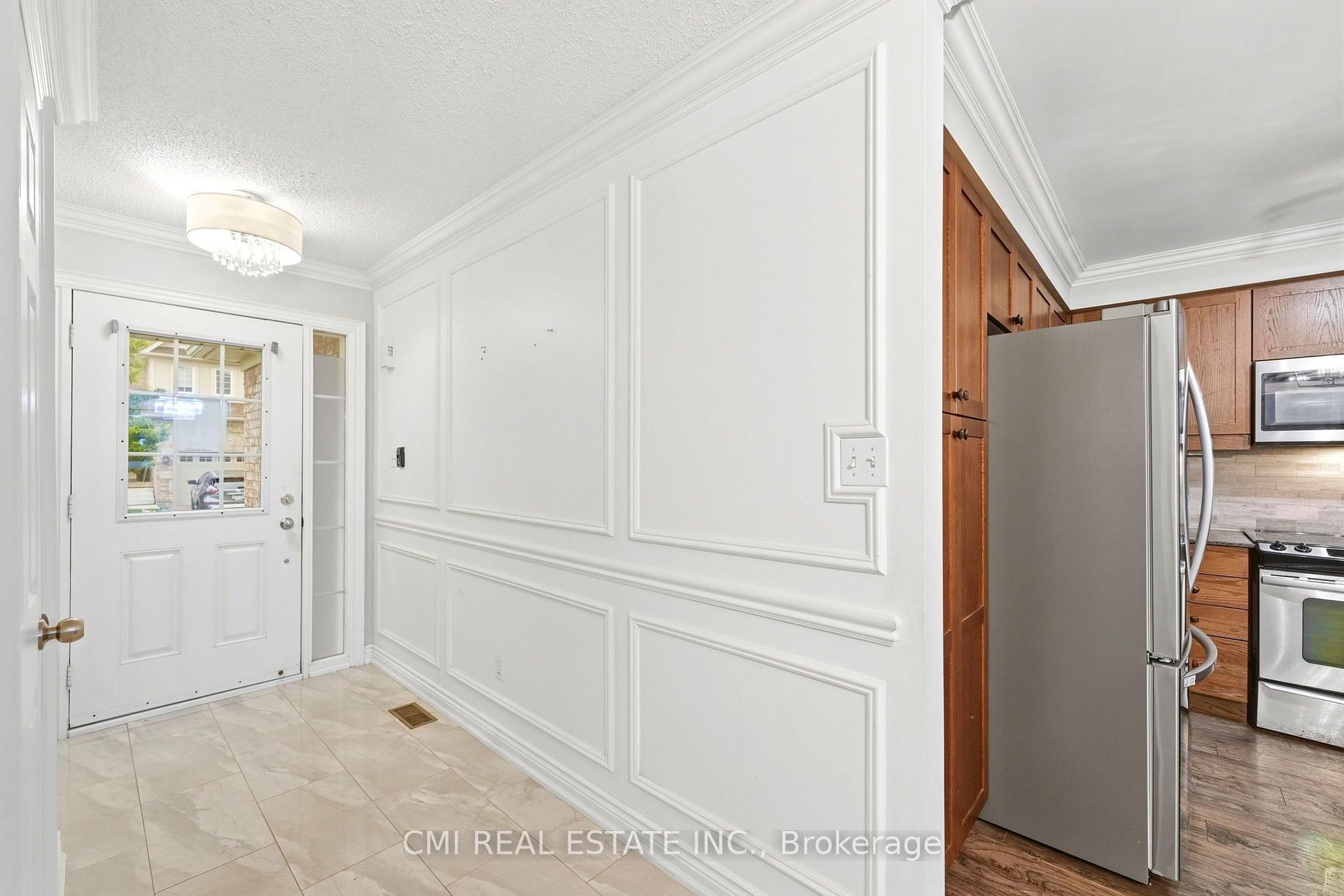 Photo 9 of Unit 7, 460 Woodmount Drive, Oshawa, Samac — HOMEH