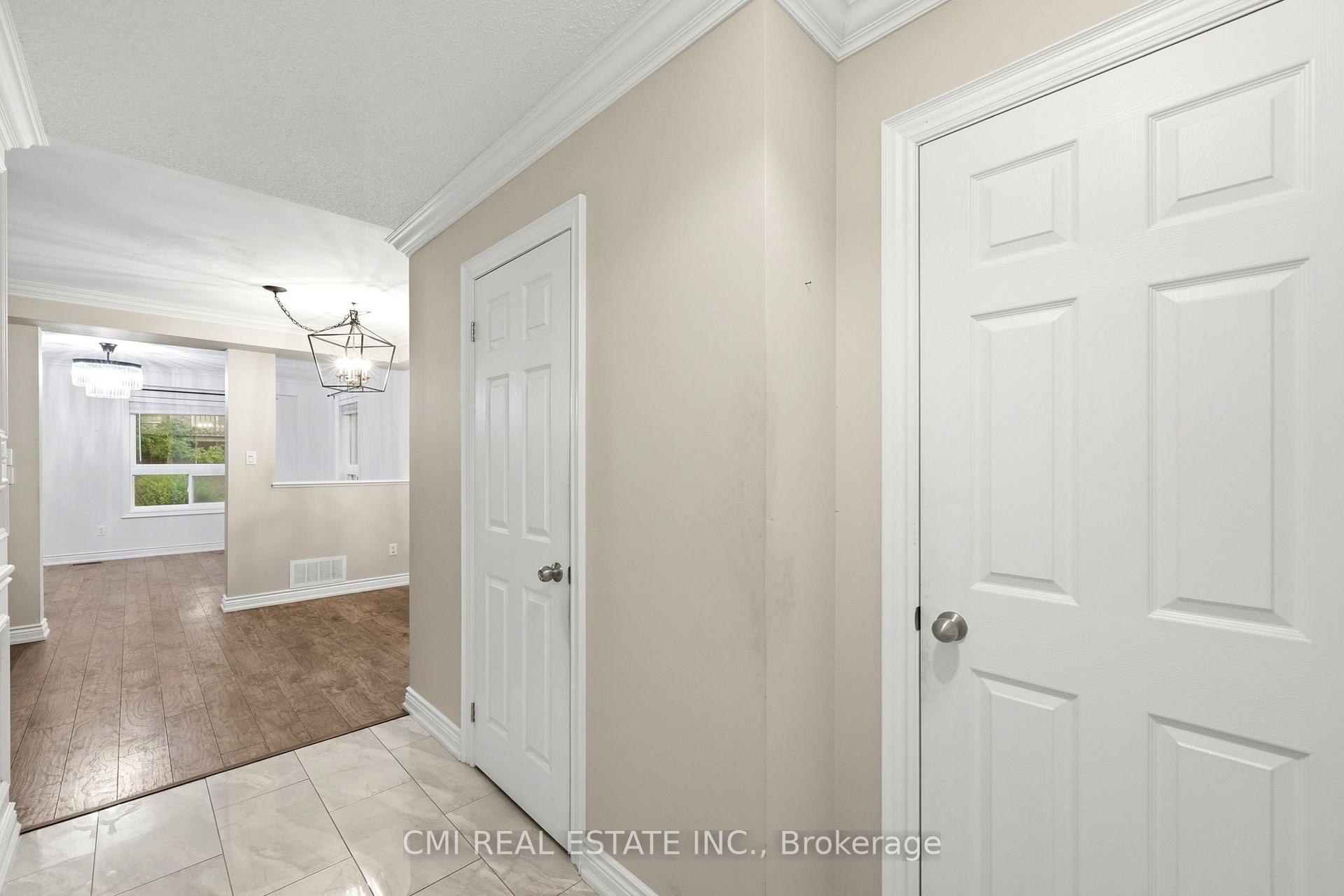Photo 10 of Unit 7, 460 Woodmount Drive, Oshawa, Samac — HOMEH