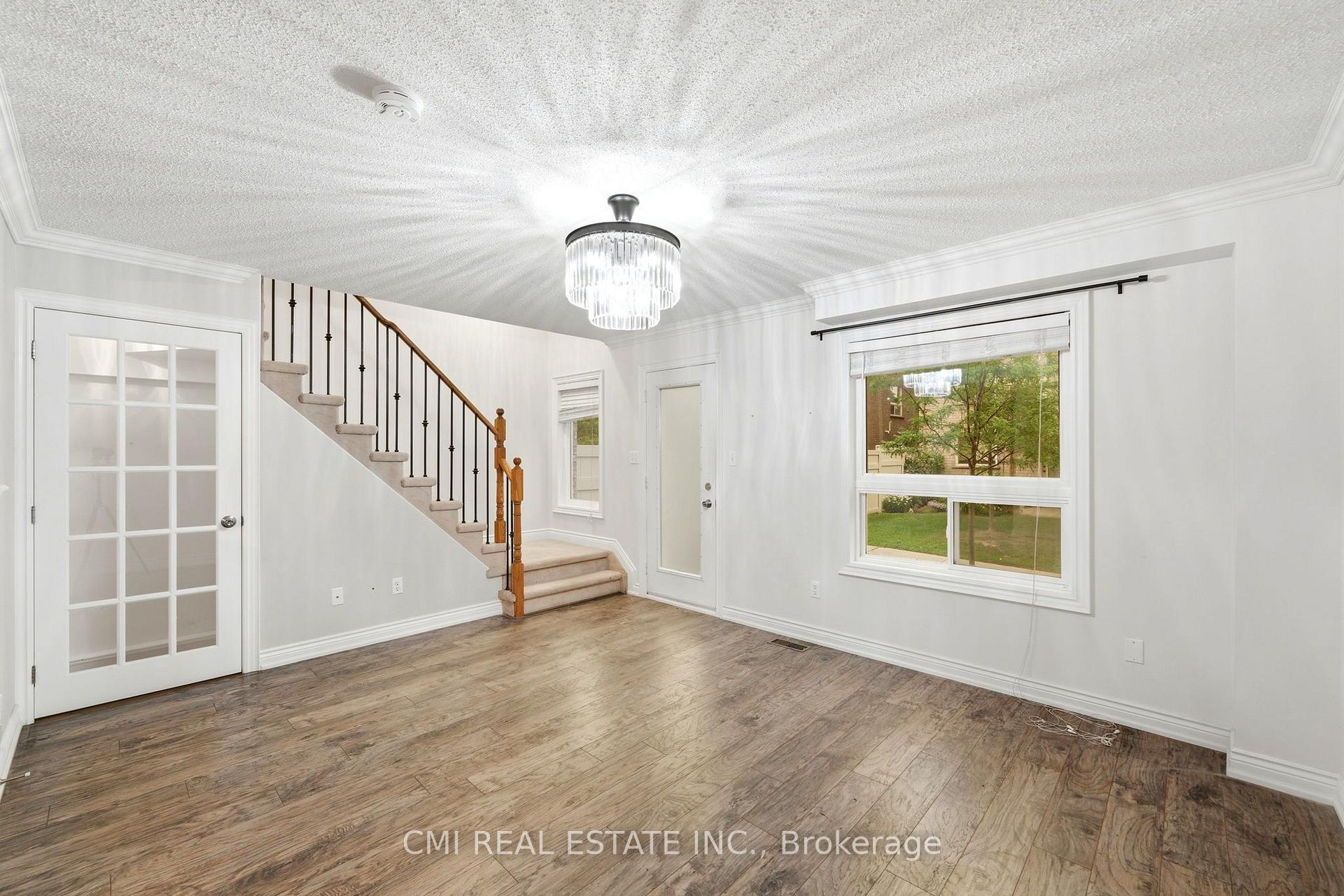 Photo 12 of Unit 7, 460 Woodmount Drive, Oshawa, Samac — HOMEH