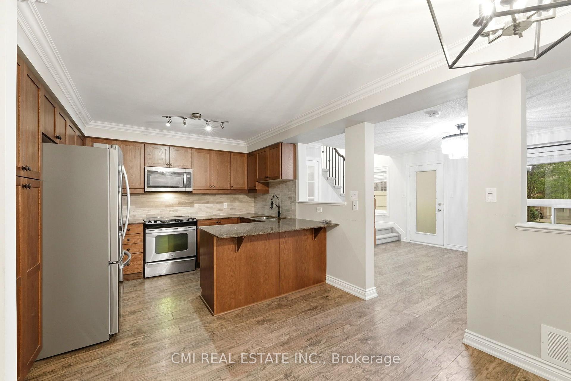 Photo 15 of Unit 7, 460 Woodmount Drive, Oshawa, Samac — HOMEH