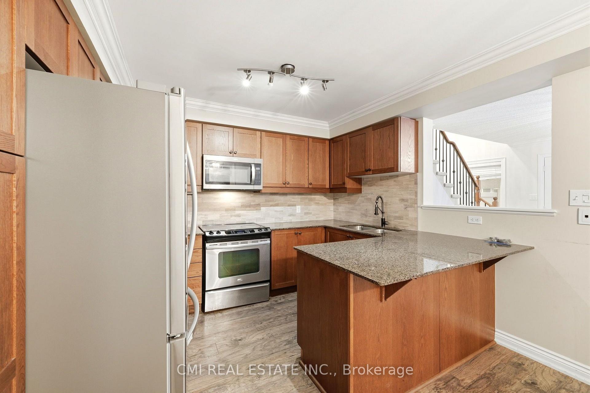 Photo 17 of Unit 7, 460 Woodmount Drive, Oshawa, Samac — HOMEH