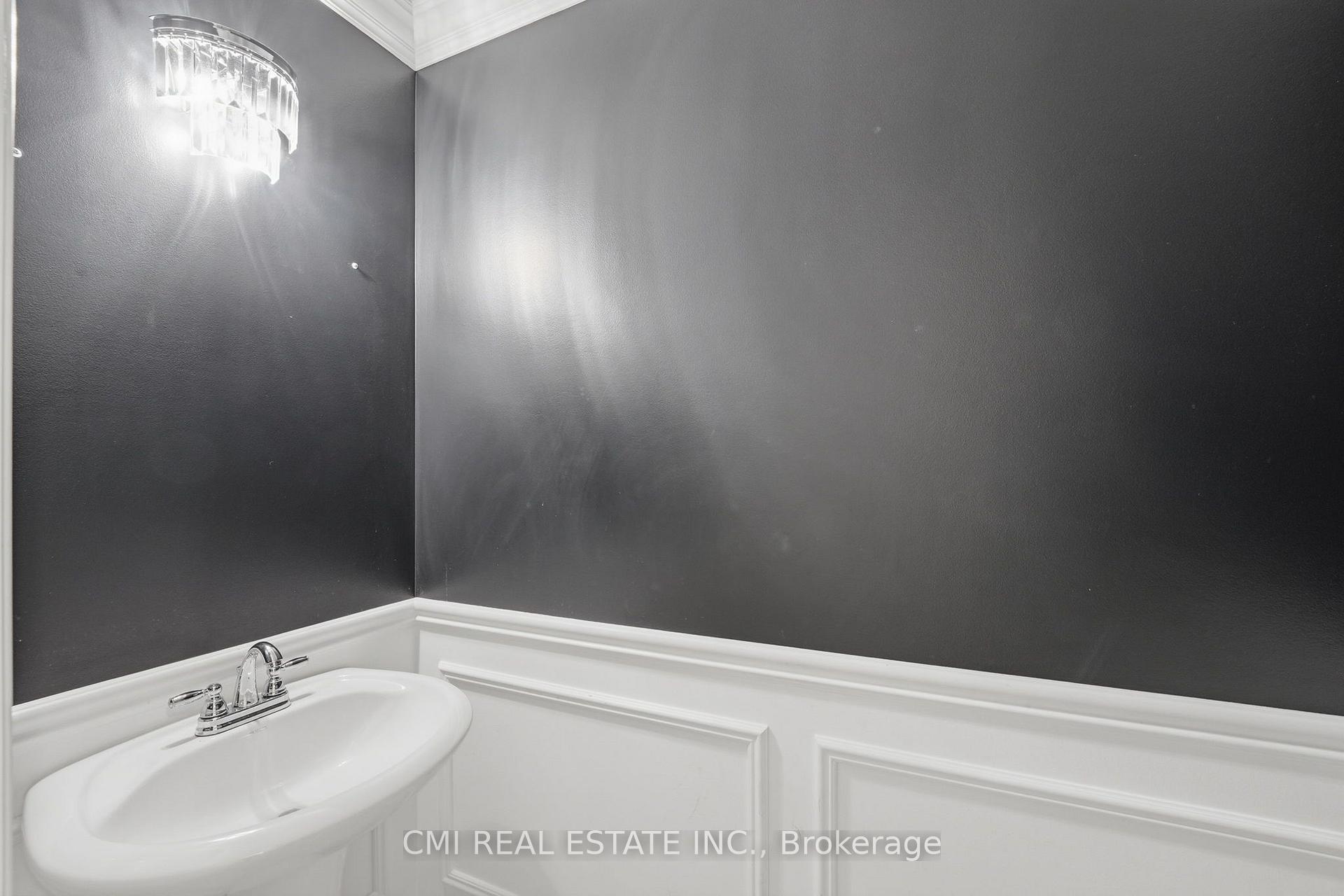Photo 21 of Unit 7, 460 Woodmount Drive, Oshawa, Samac — HOMEH