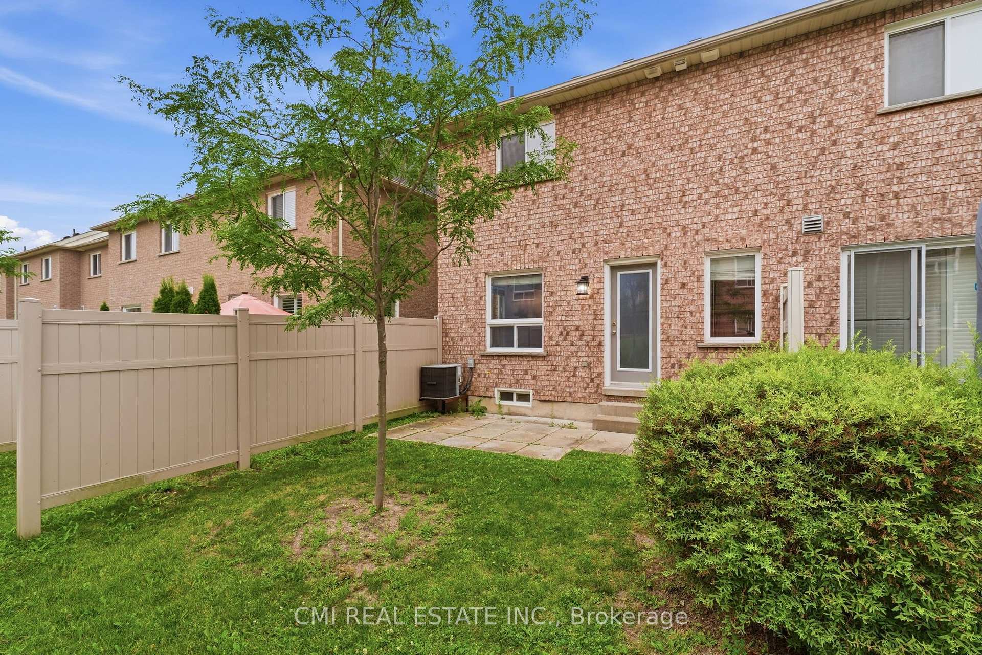 Photo 42 of Unit 7, 460 Woodmount Drive, Oshawa, Samac — HOMEH