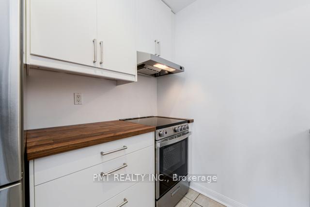 Photo 5 of Unit 427, 550 Front Street W, Toronto, Waterfront Communities — HOMEH