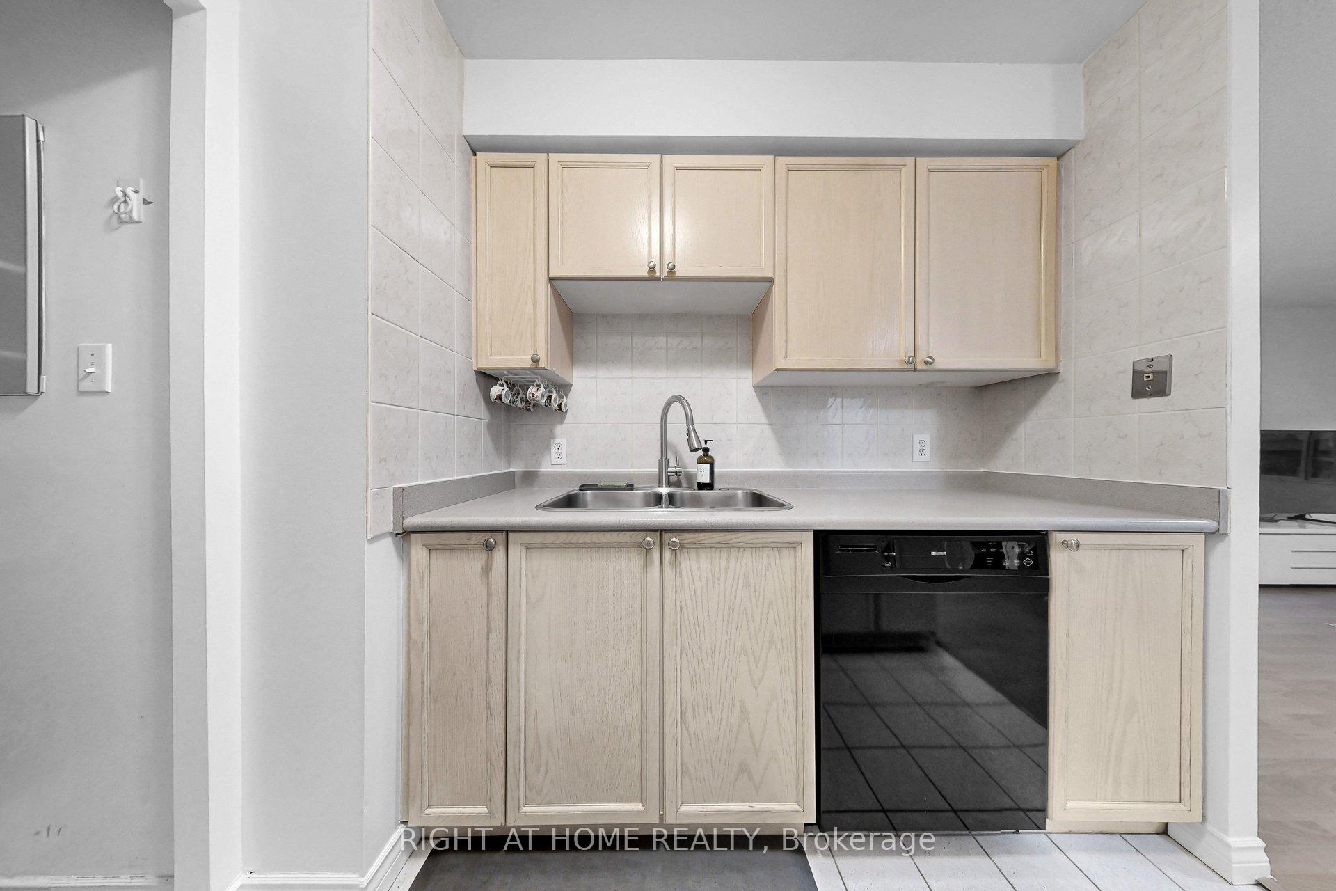 Photo 15 of Unit 216, 2100 John Street, Markham, German Mills — HOMEH