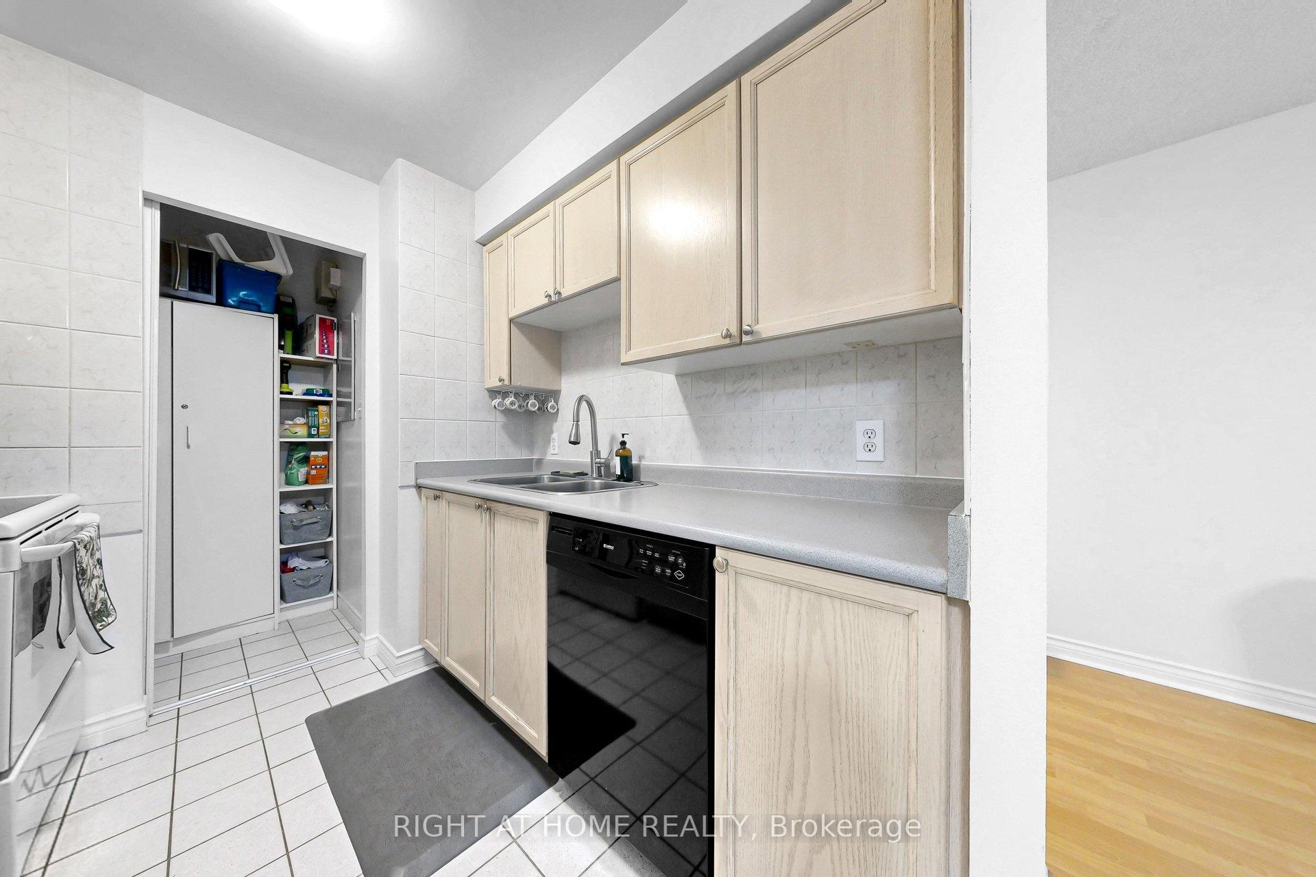 Photo 17 of Unit 216, 2100 John Street, Markham, German Mills — HOMEH