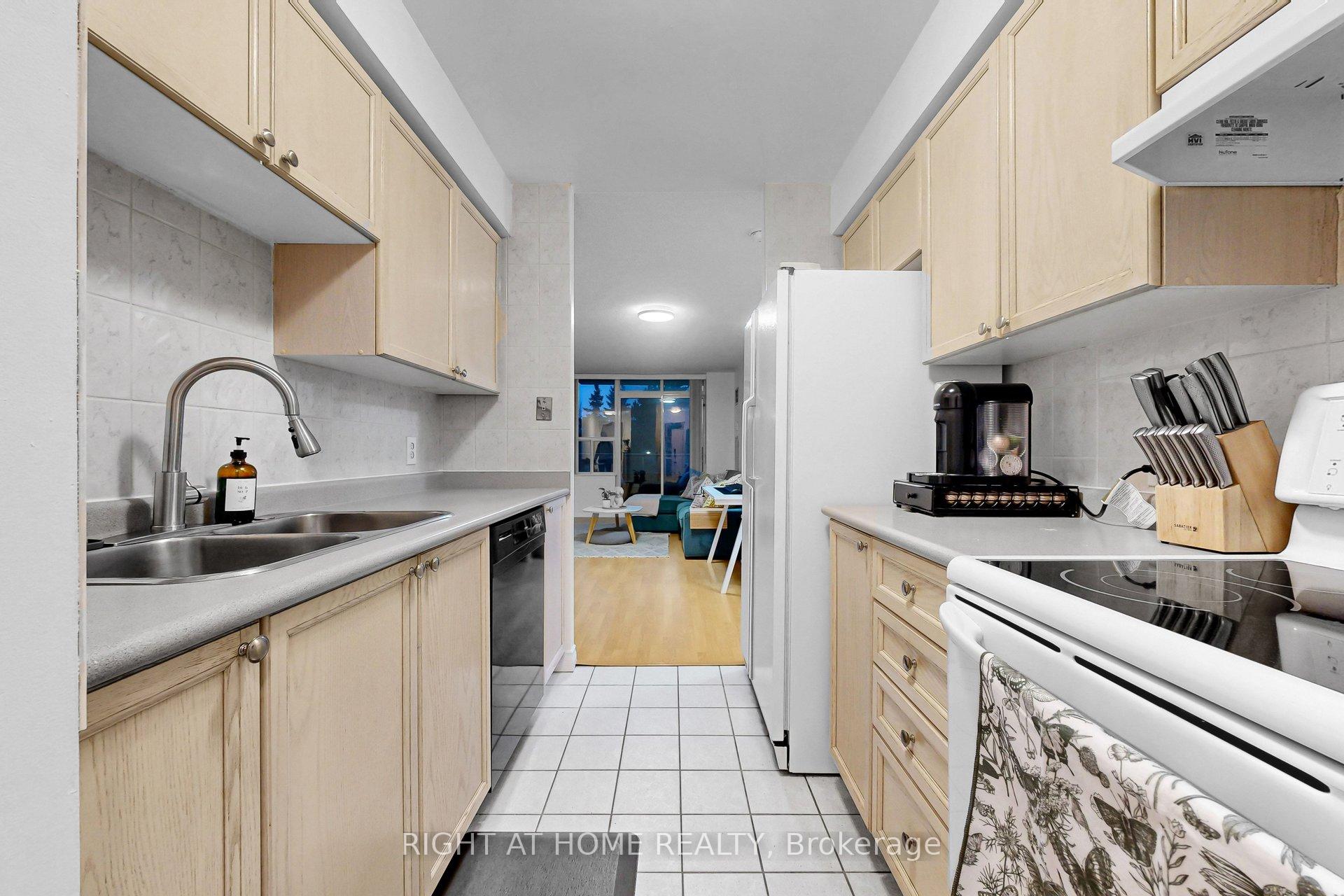 Photo 18 of Unit 216, 2100 John Street, Markham, German Mills — HOMEH