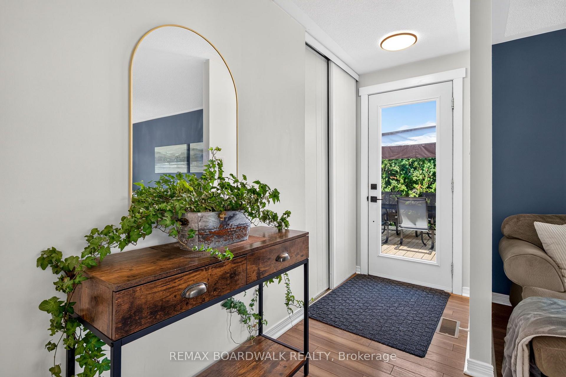 Photo 6 of 34 Binscarth Crescent, Ottawa, Kanata - Glencairn/Hazeldean — HOMEH
