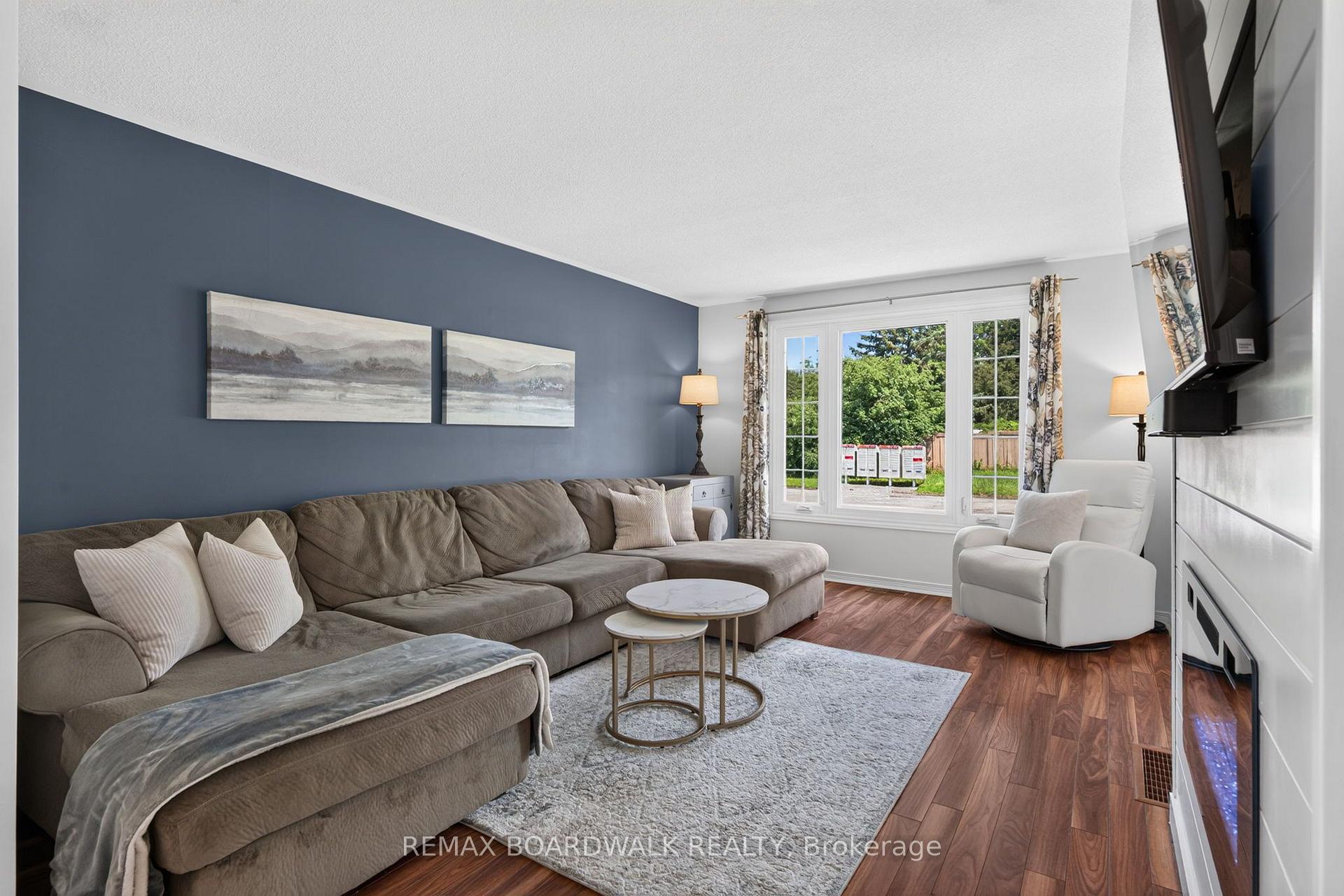 Photo 7 of 34 Binscarth Crescent, Ottawa, Kanata - Glencairn/Hazeldean — HOMEH