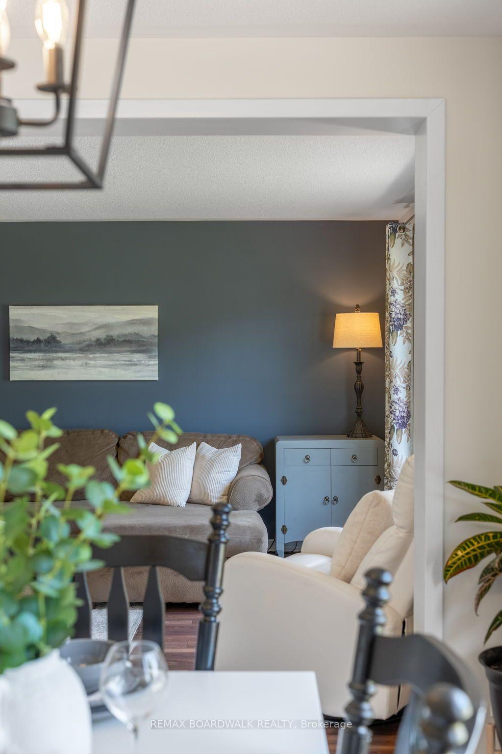 Photo 11 of 34 Binscarth Crescent, Ottawa, Kanata - Glencairn/Hazeldean — HOMEH