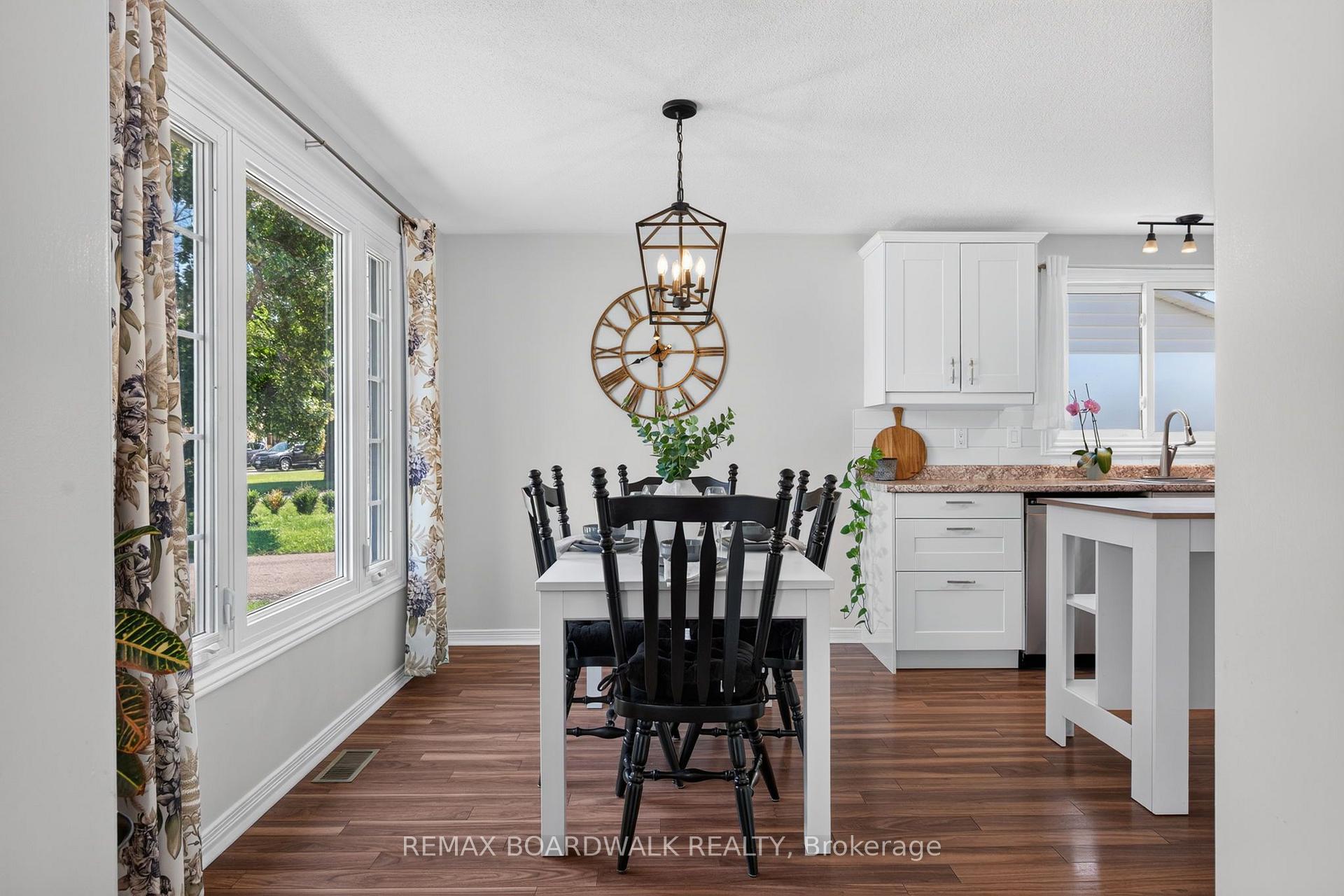 Photo 12 of 34 Binscarth Crescent, Ottawa, Kanata - Glencairn/Hazeldean — HOMEH