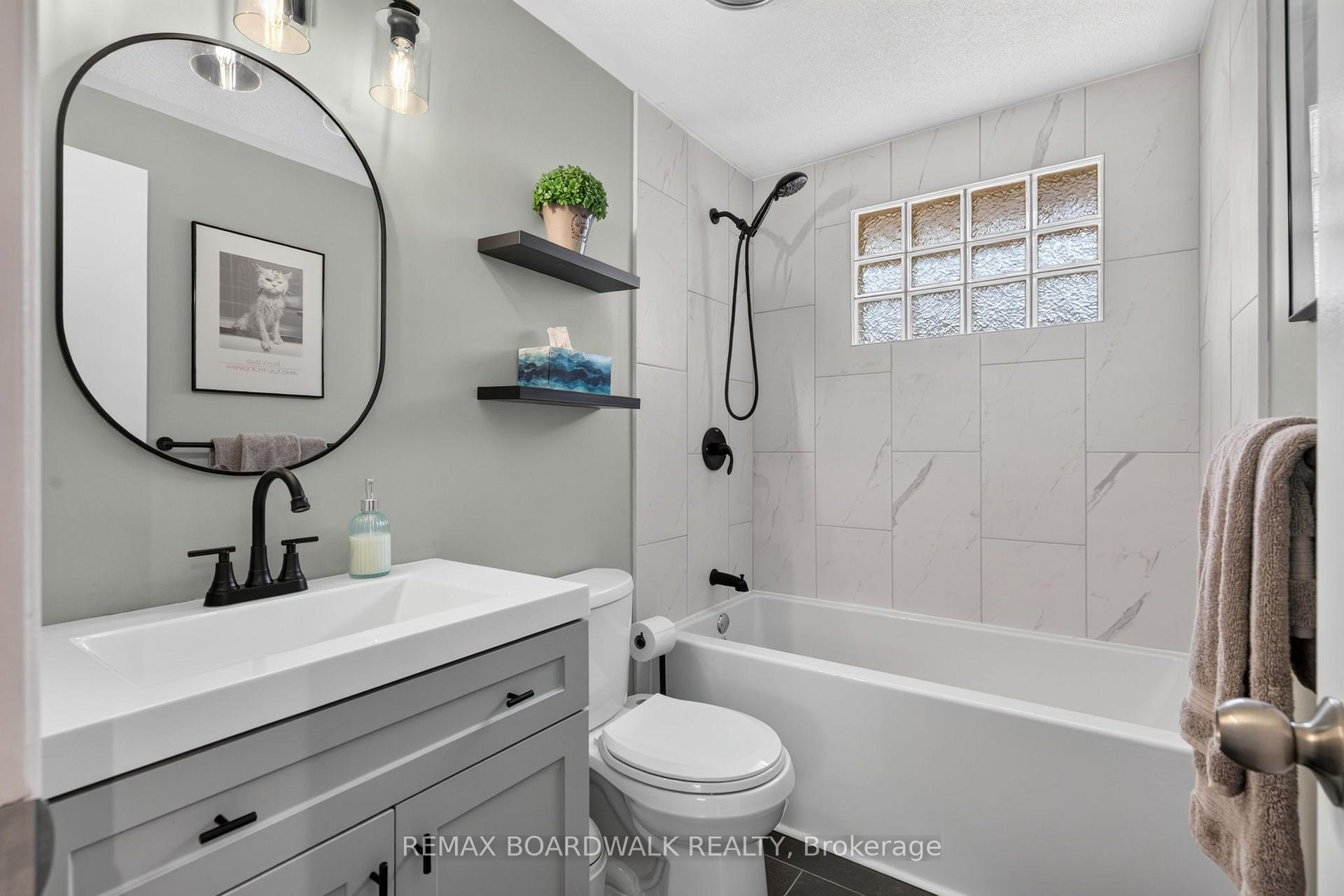 Photo 28 of 34 Binscarth Crescent, Ottawa, Kanata - Glencairn/Hazeldean — HOMEH