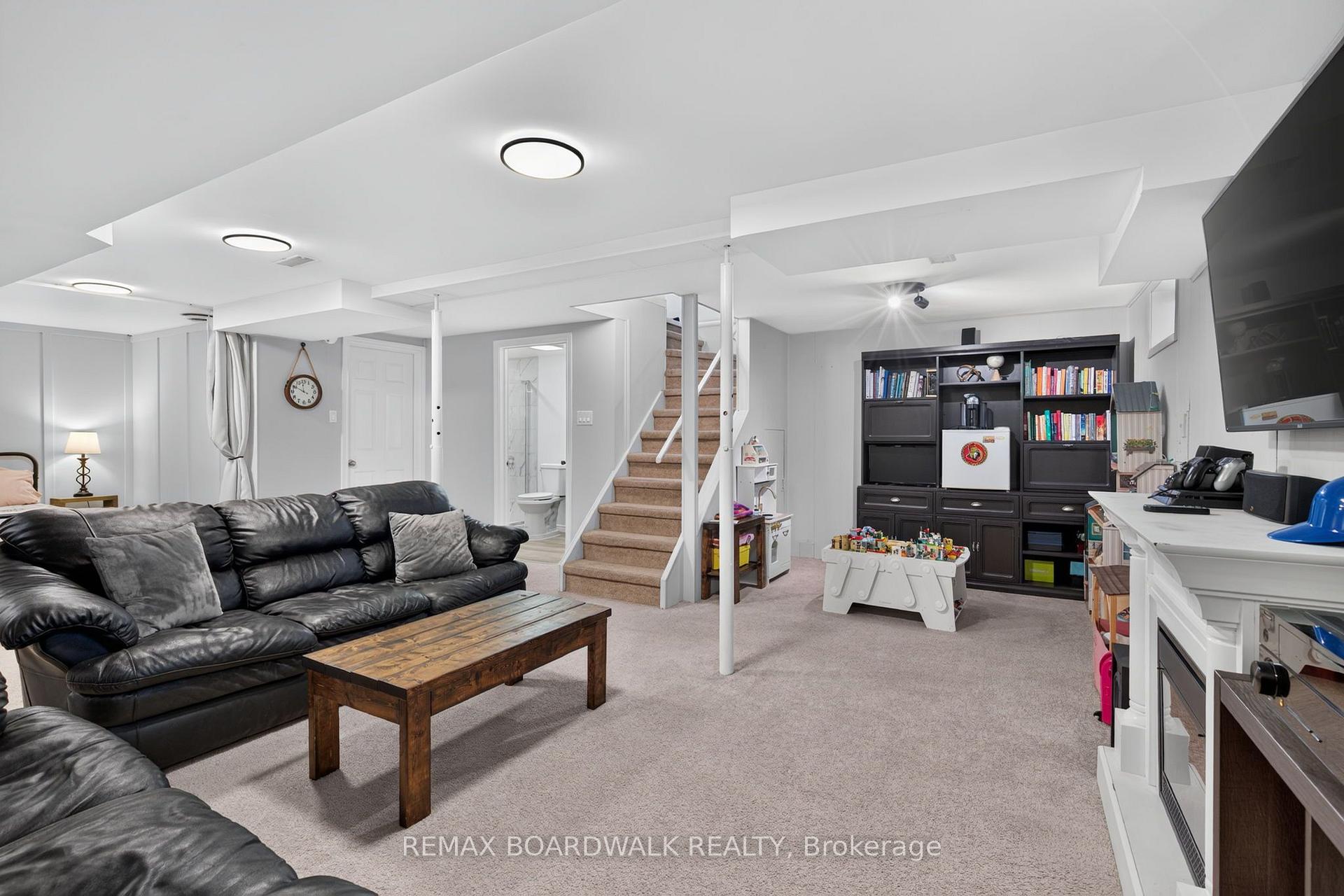 Photo 29 of 34 Binscarth Crescent, Ottawa, Kanata - Glencairn/Hazeldean — HOMEH