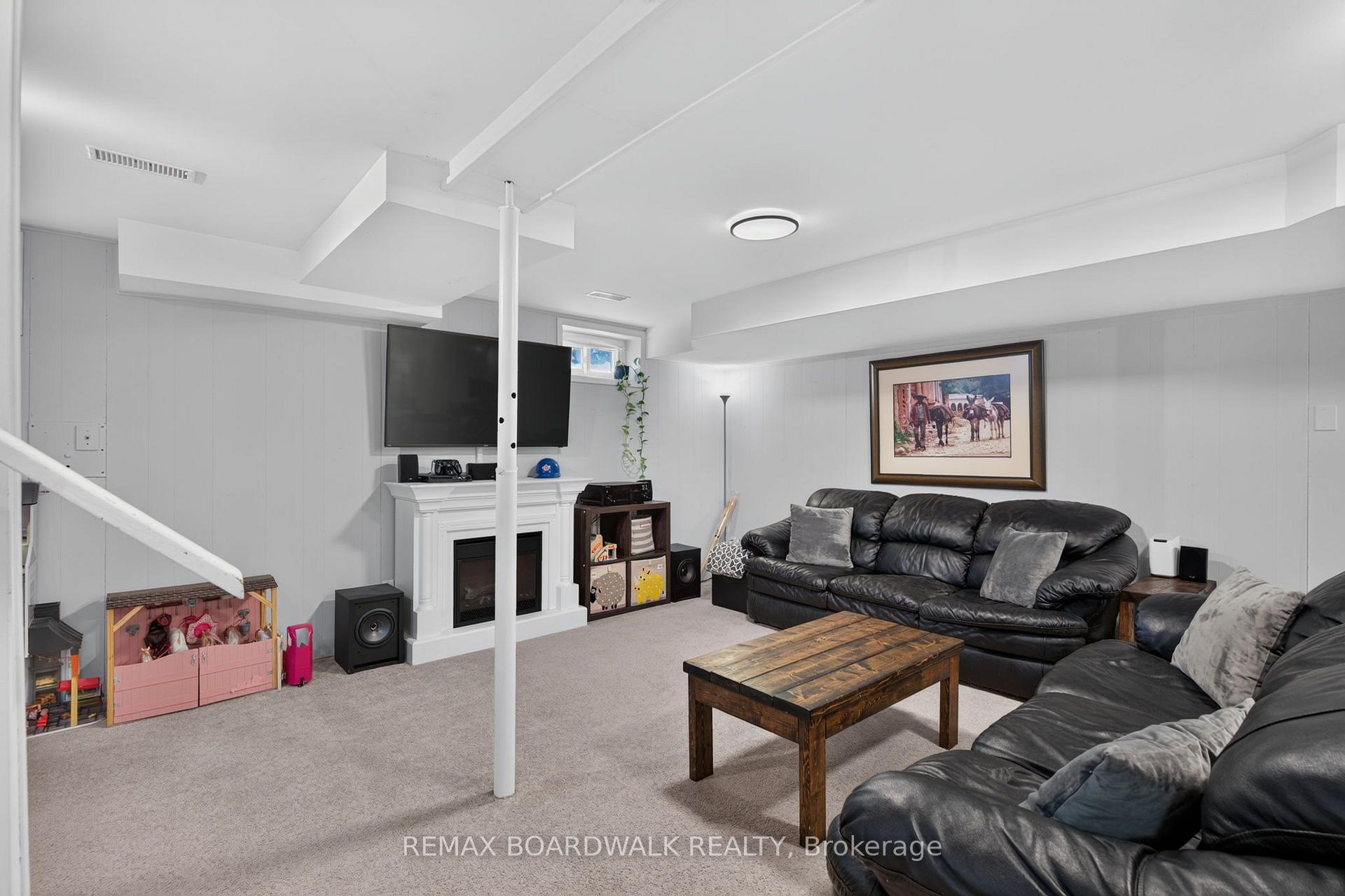 Photo 30 of 34 Binscarth Crescent, Ottawa, Kanata - Glencairn/Hazeldean — HOMEH