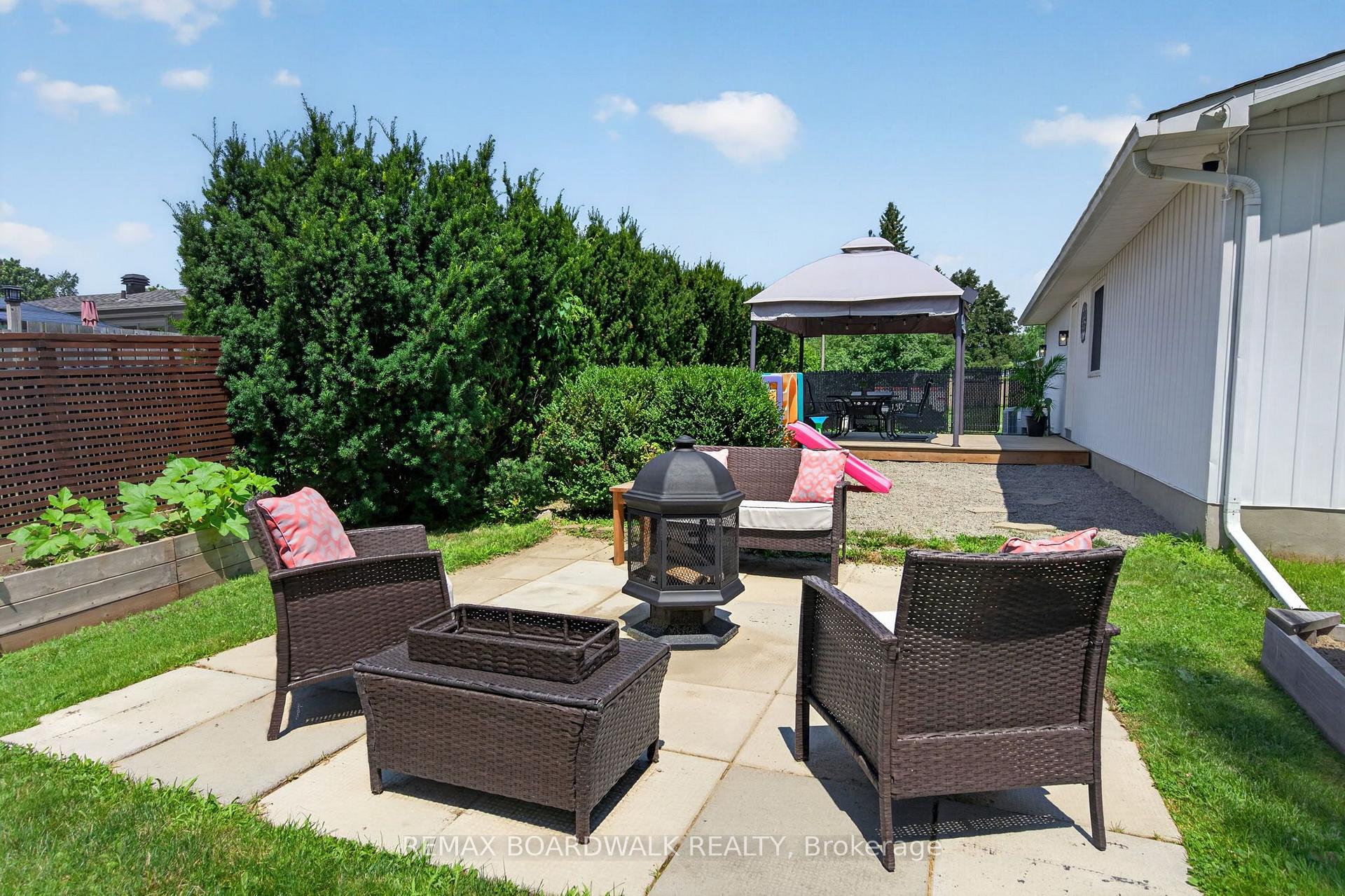 Photo 37 of 34 Binscarth Crescent, Ottawa, Kanata - Glencairn/Hazeldean — HOMEH