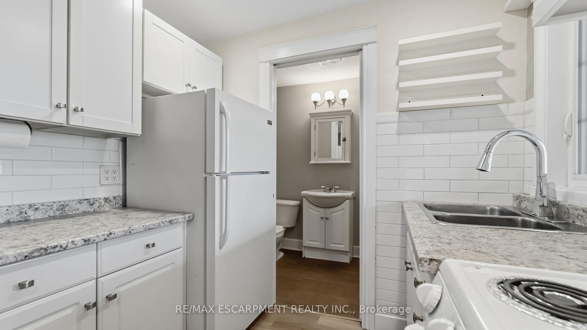 Photo 10 of 180 West Avenue N, Hamilton, Beasley — HOMEH