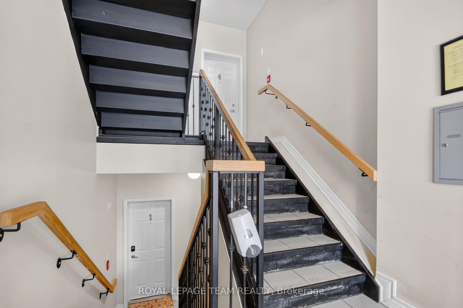 Photo 4 of Unit 3, 355 Paseo Private, Ottawa, Centrepointe — HOMEH
