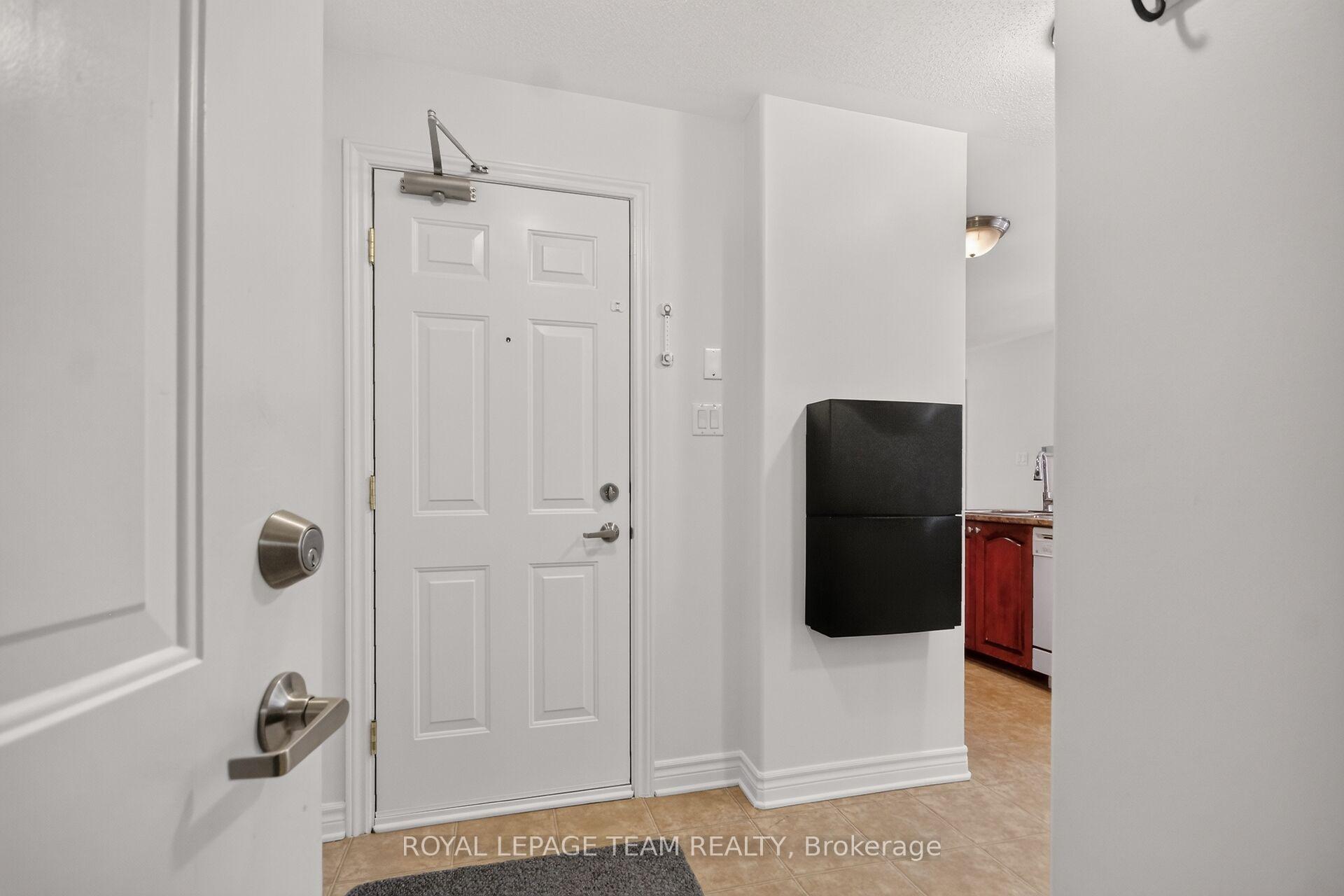 Photo 5 of Unit 3, 355 Paseo Private, Ottawa, Centrepointe — HOMEH