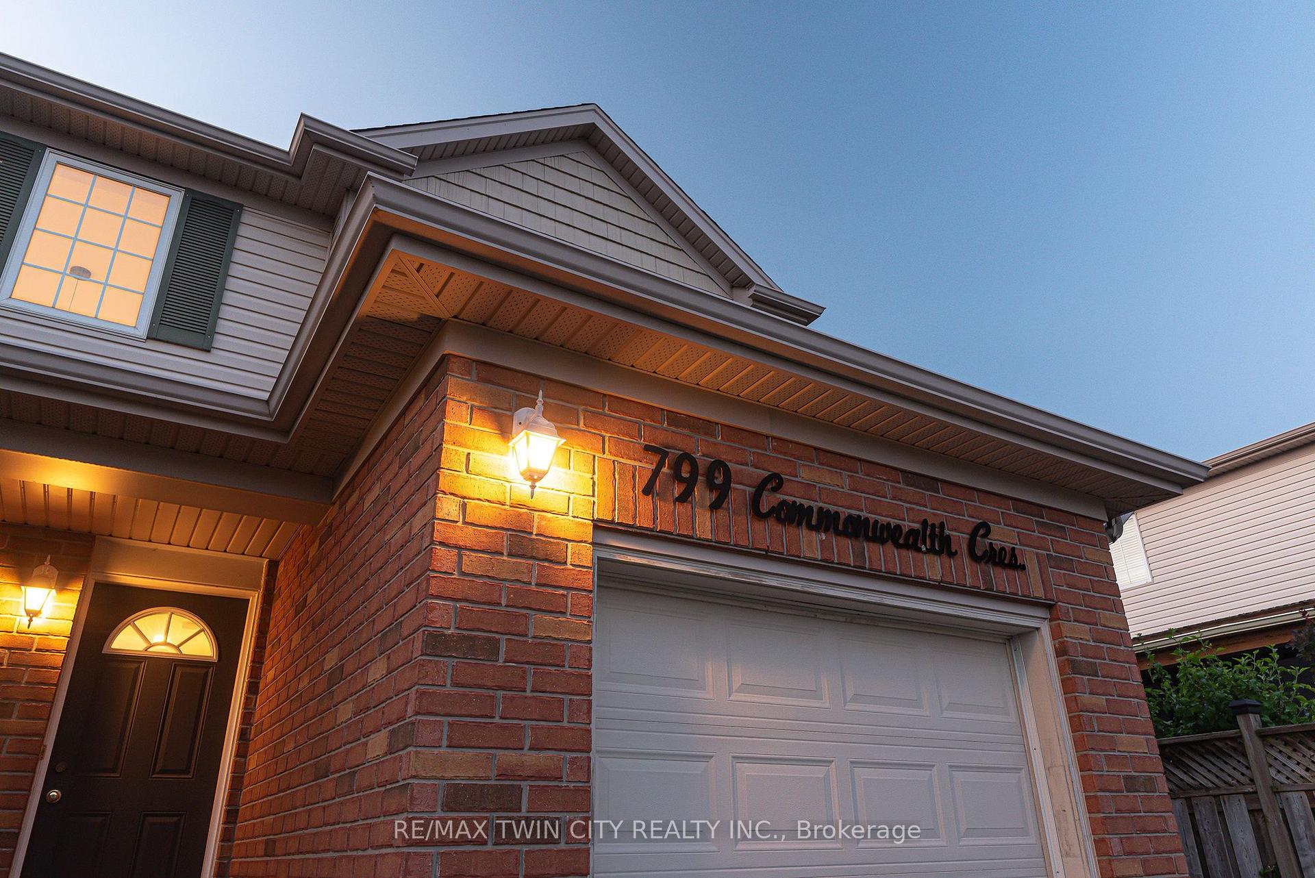 Photo 5 of 799 Commonwealth Crescent, Kitchener, Larentian West — HOMEH