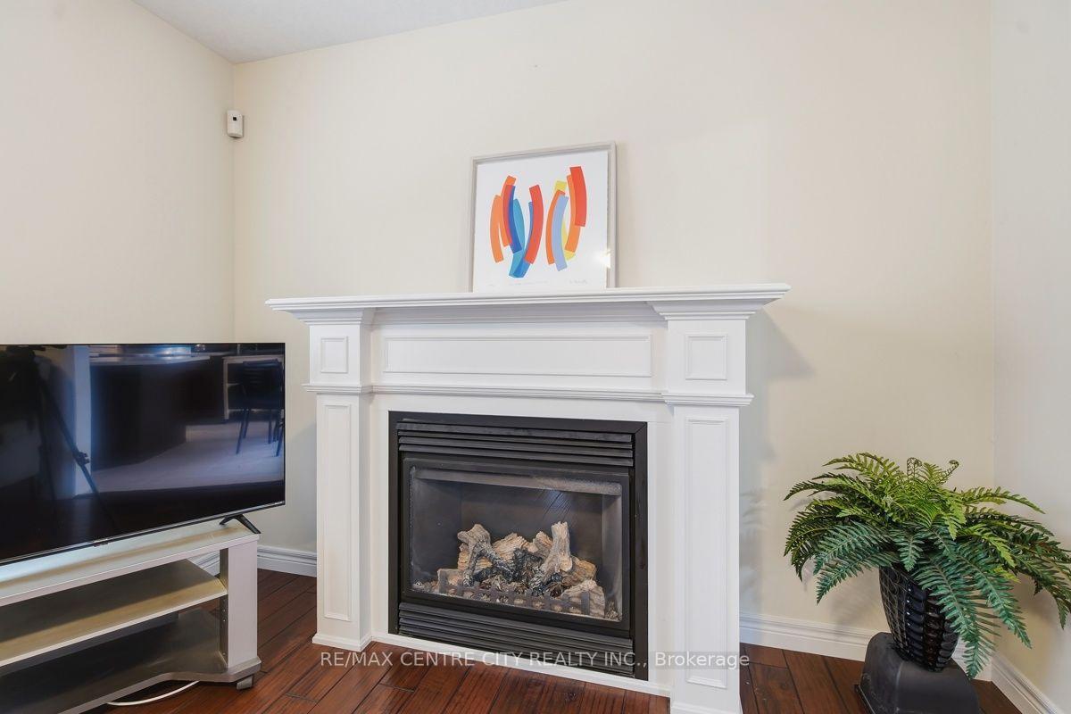 Photo 6 of 1982 Denview Avenue, London, North S — HOMEH
