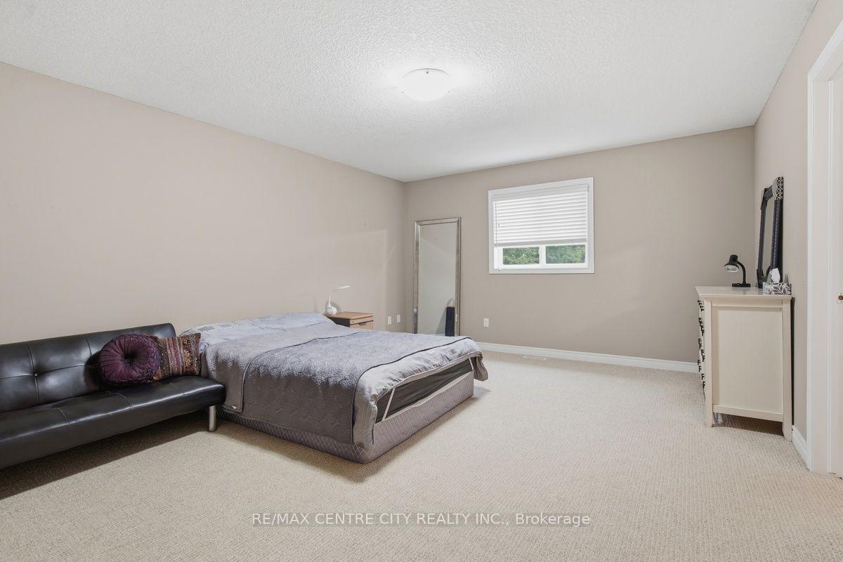 Photo 21 of 1982 Denview Avenue, London, North S — HOMEH