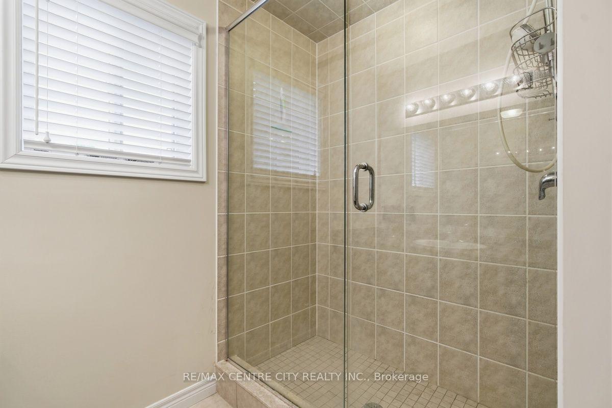 Photo 26 of 1982 Denview Avenue, London, North S — HOMEH