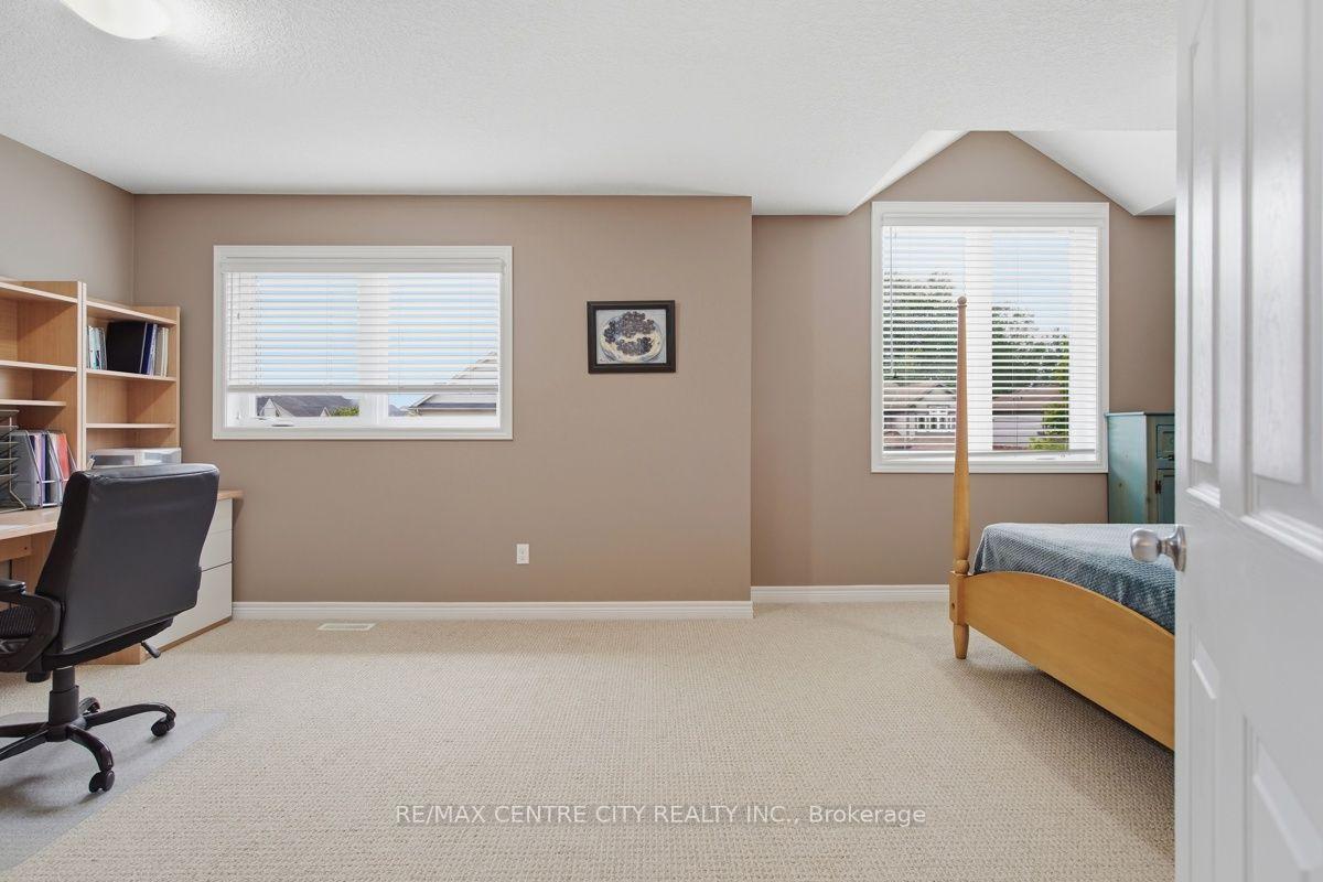 Photo 30 of 1982 Denview Avenue, London, North S — HOMEH