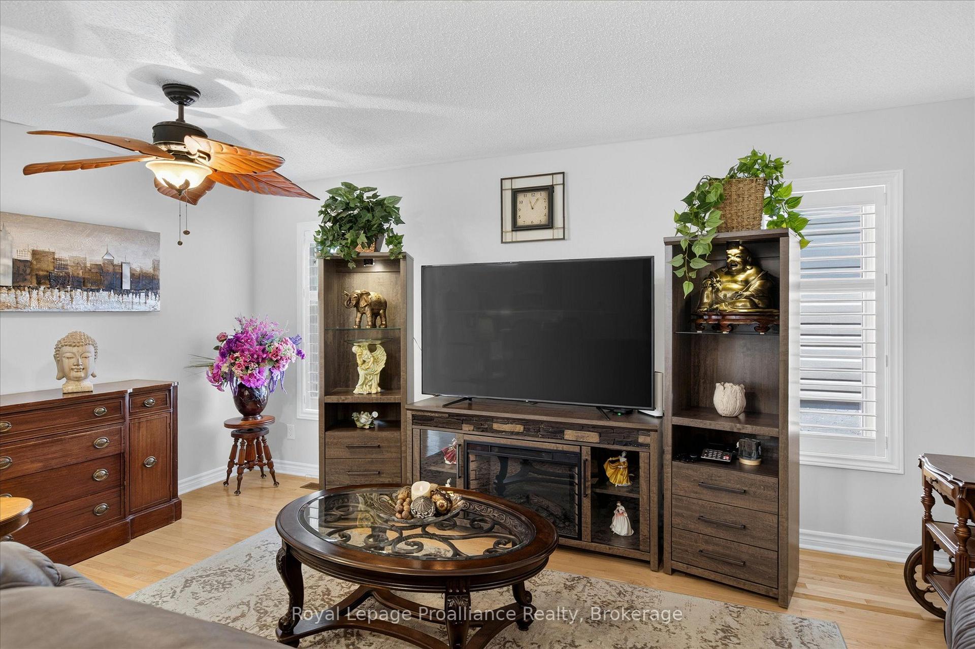 Photo 9 of 541 Garbutt Terrace, Peterborough, Northcrest Ward 5 — HOMEH